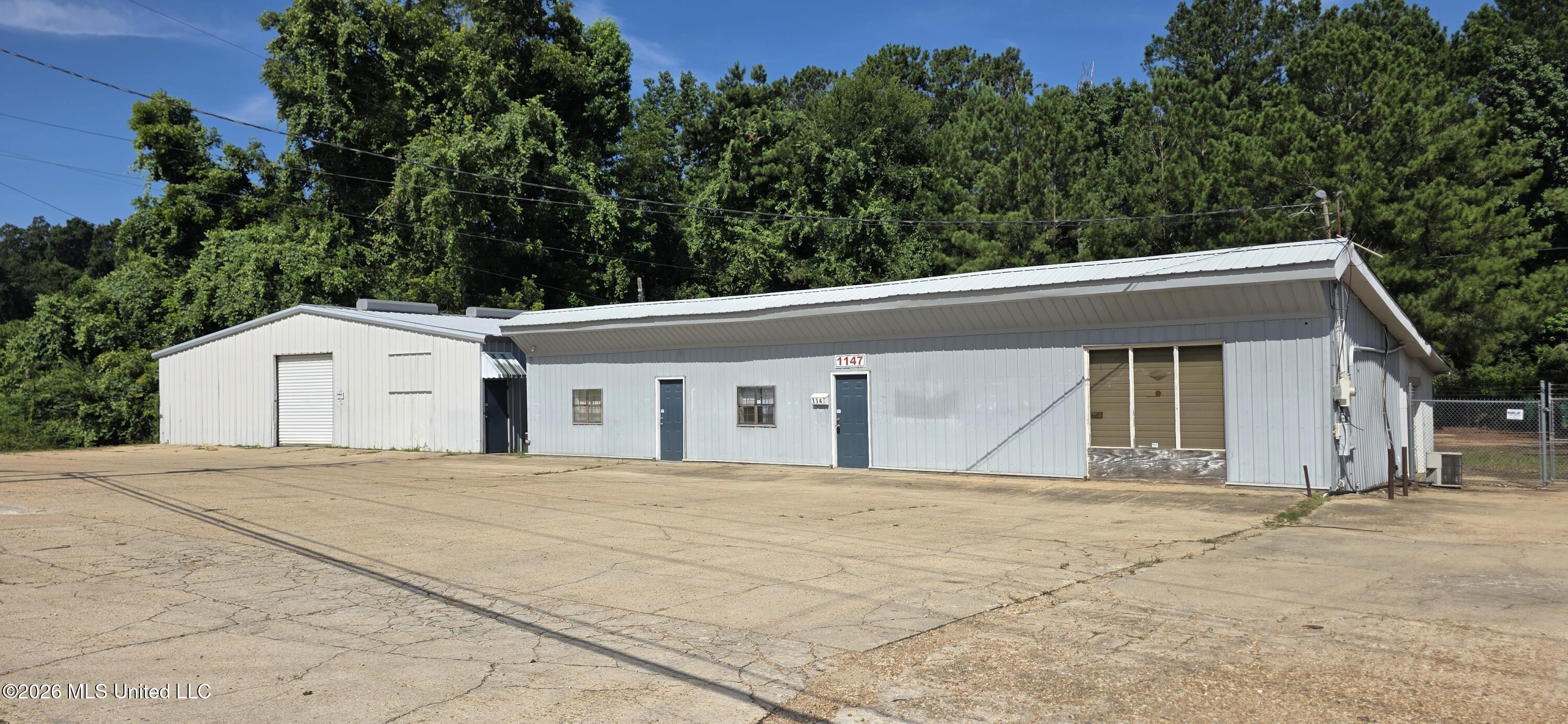 1147 Us-51 Property Photo 1