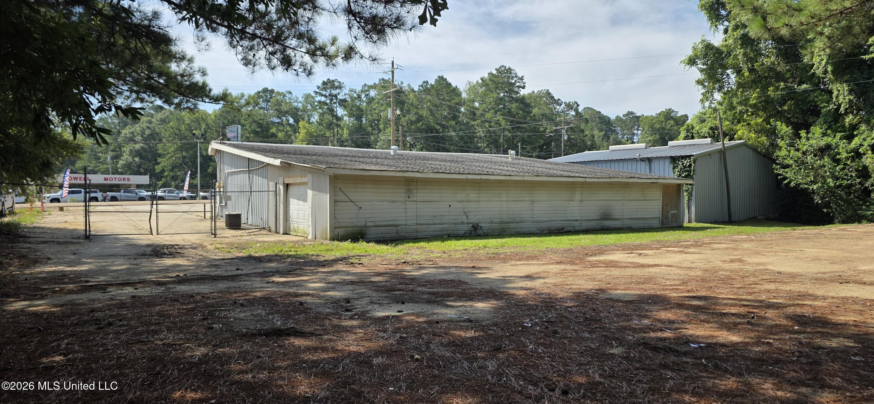 1147 Us-51 Property Photo 7