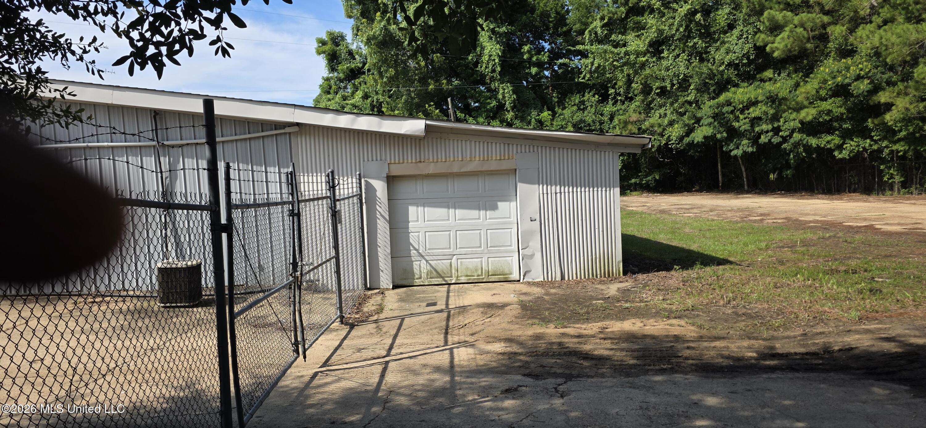 1147 Us-51 Property Photo 13