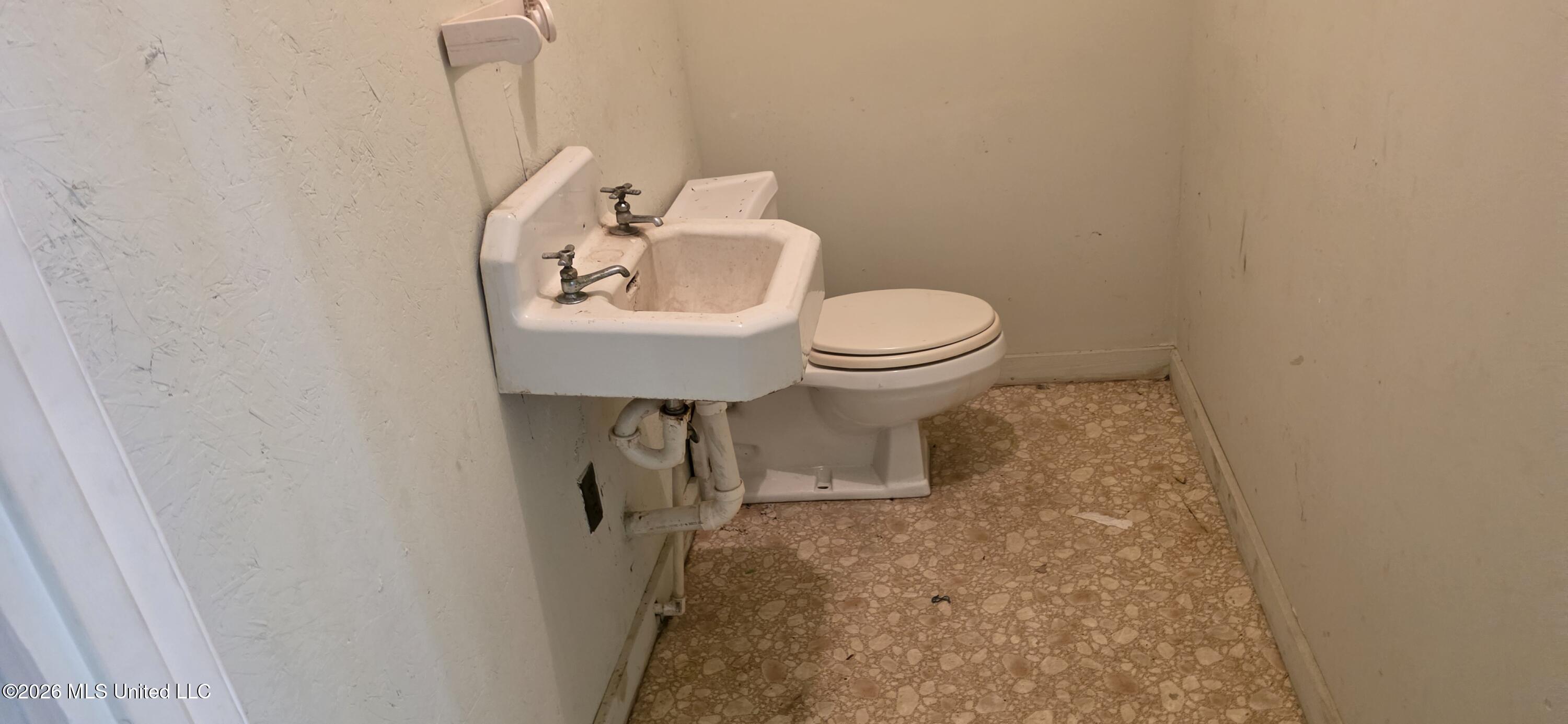 1147 Us-51 Property Photo 35