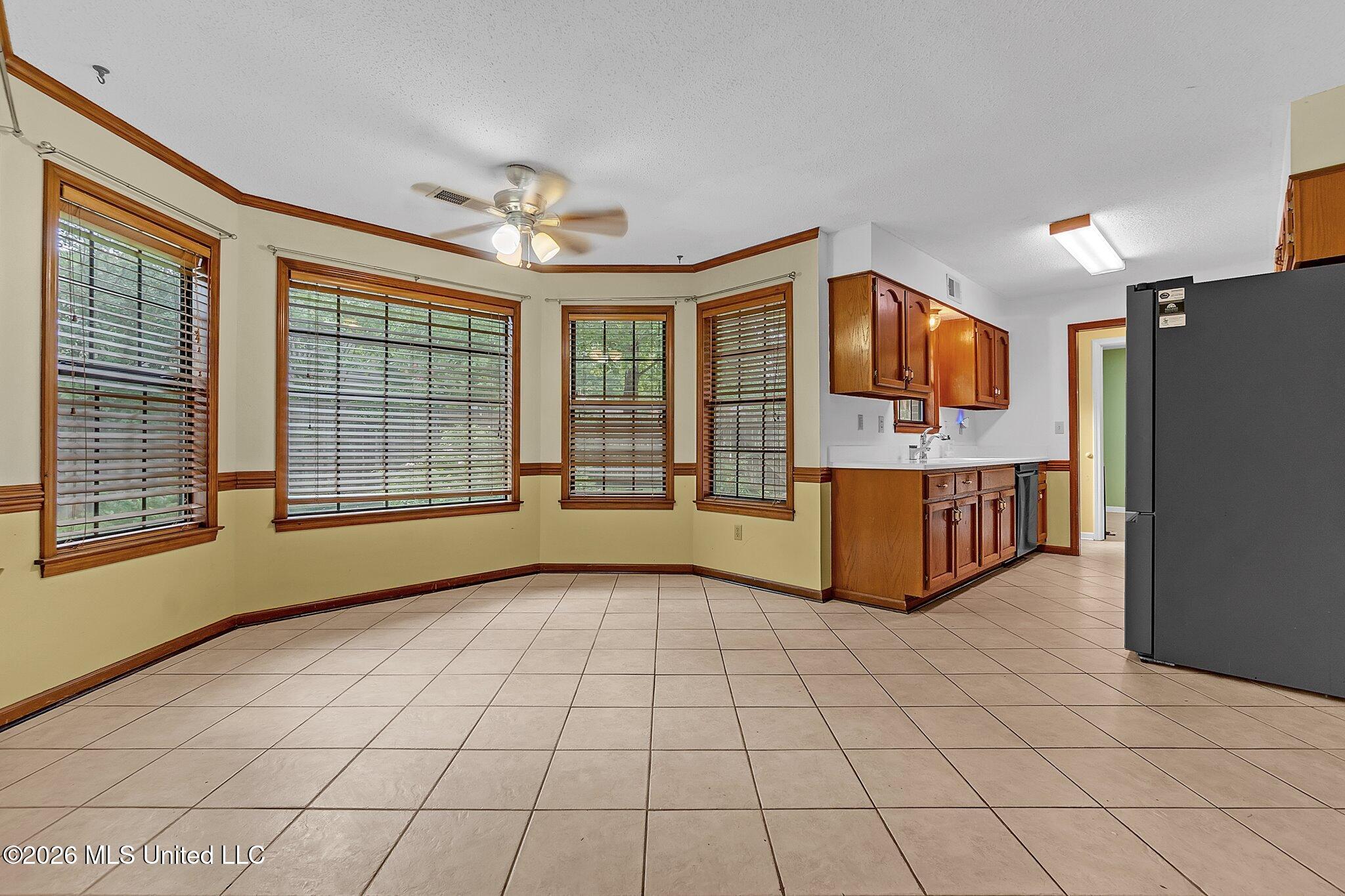 6728 Persimmon Cove Property Photo 3