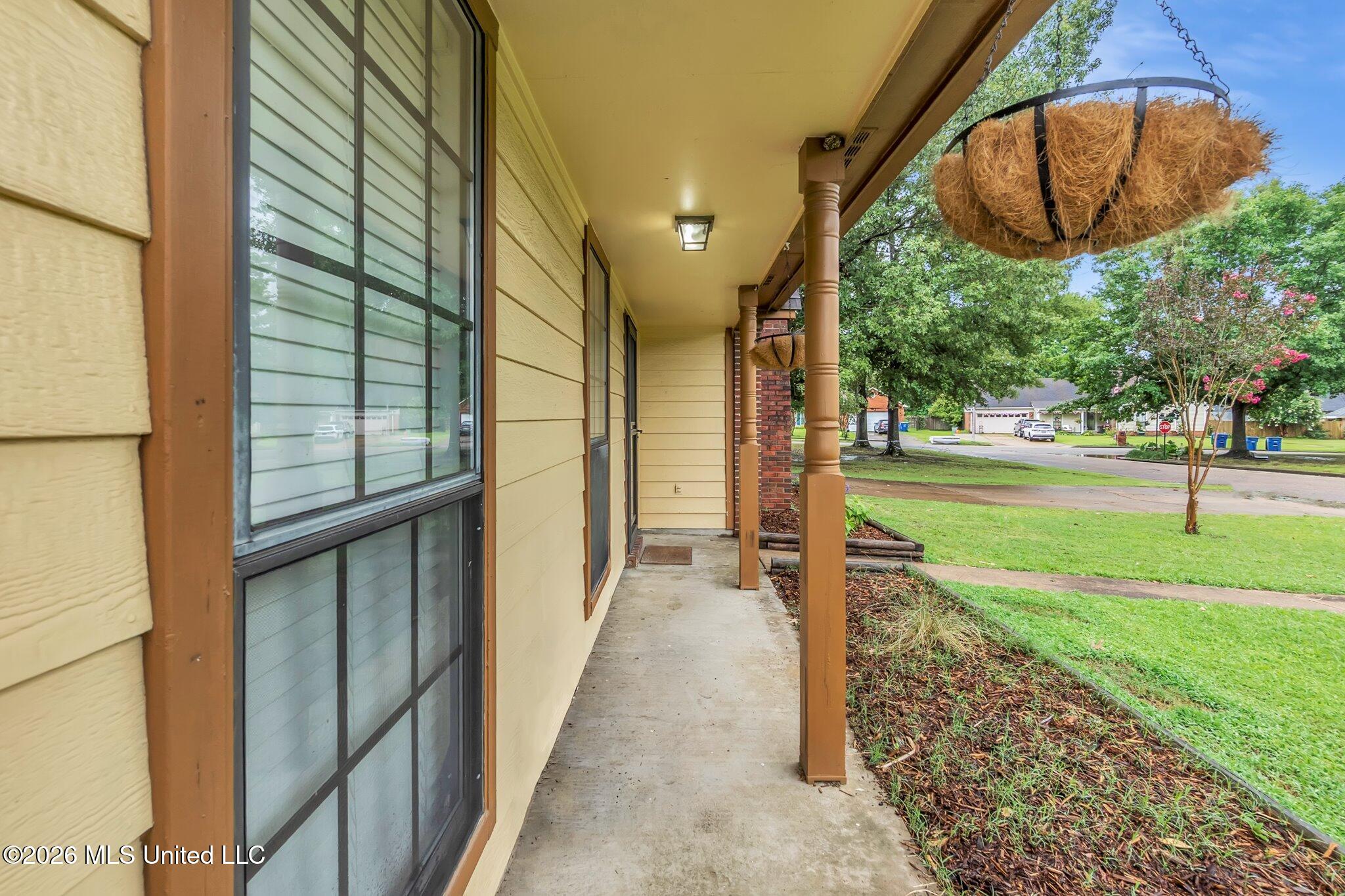 6728 Persimmon Cove Property Photo 7