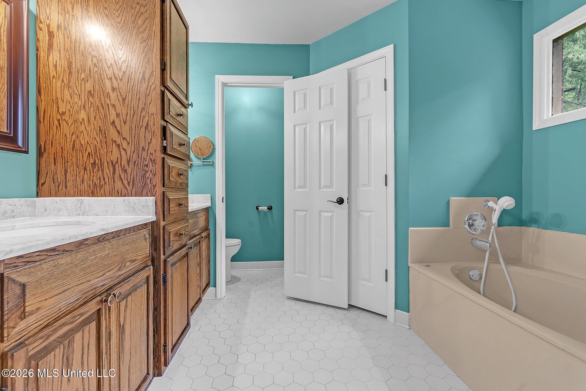 6728 Persimmon Cove Property Photo 13