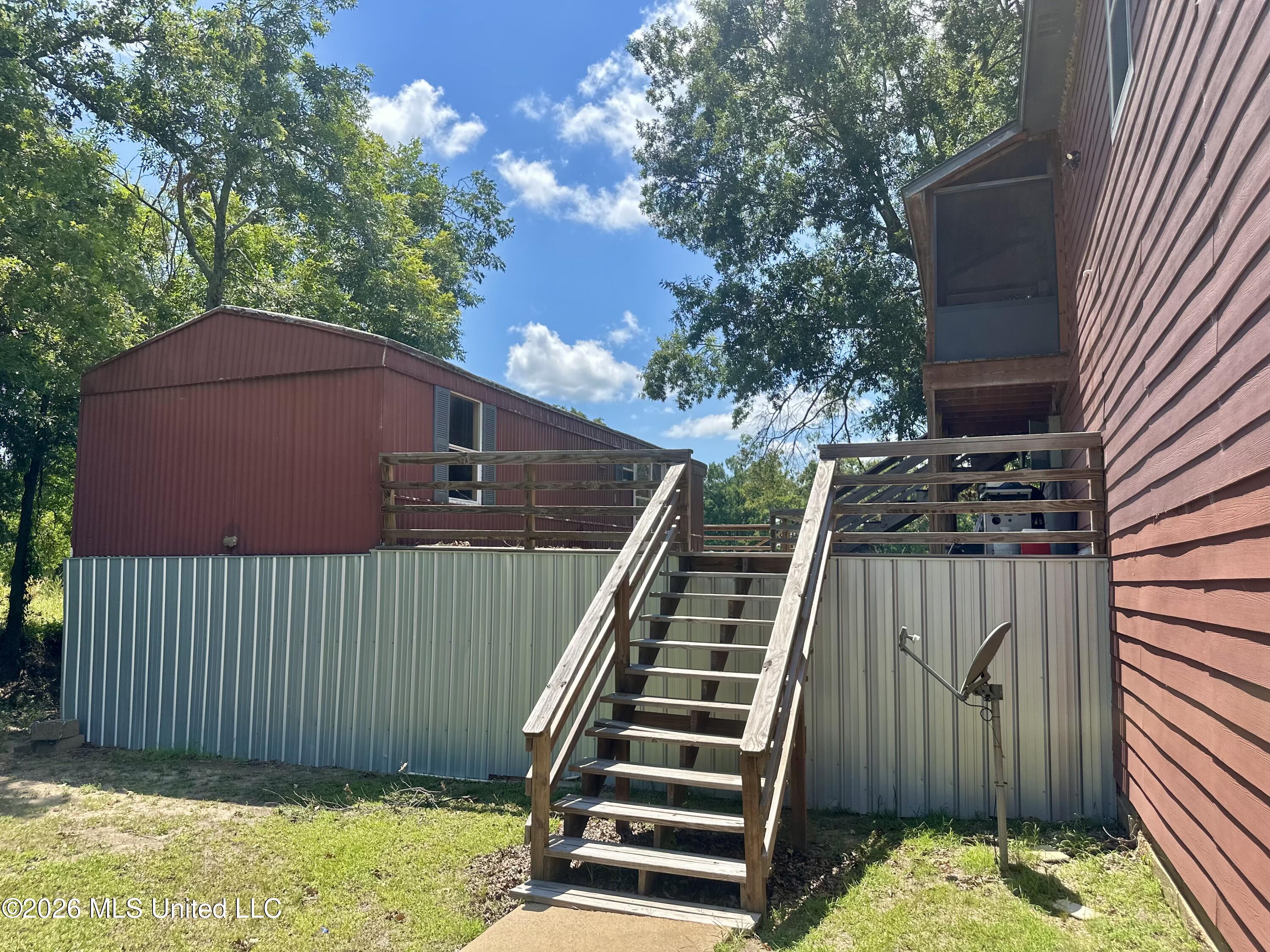 162 Shoemake Road Property Photo 2