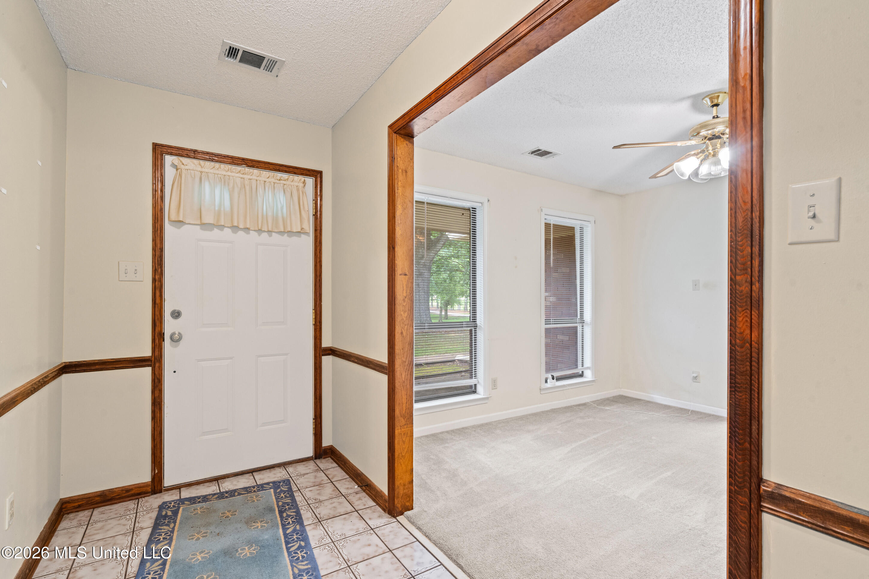 11255 Whispering Pines Drive Property Photo 4