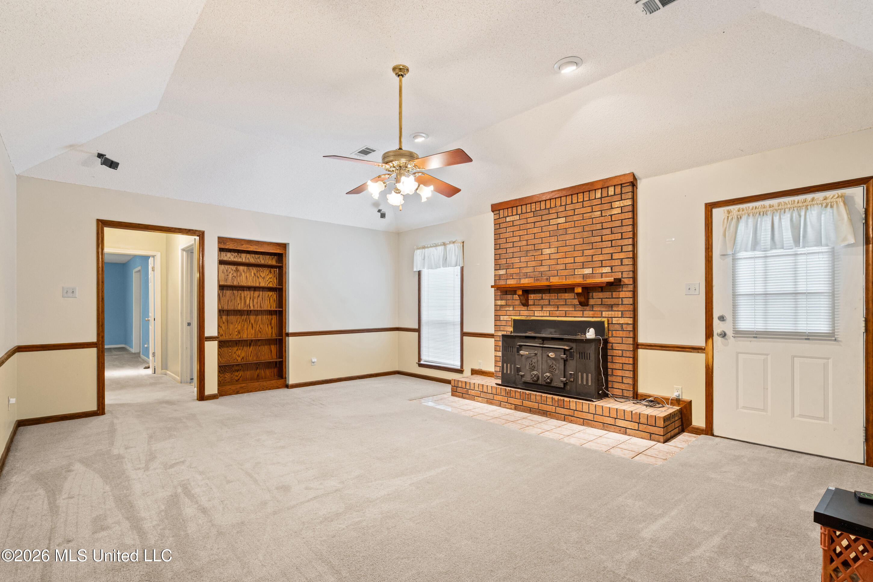11255 Whispering Pines Drive Property Photo 6