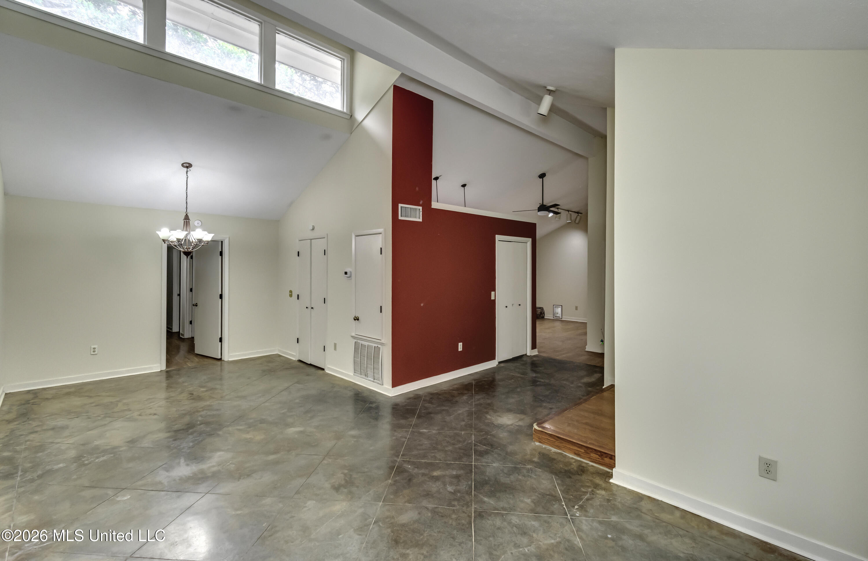 1116 Benbrook Drive Property Photo 10