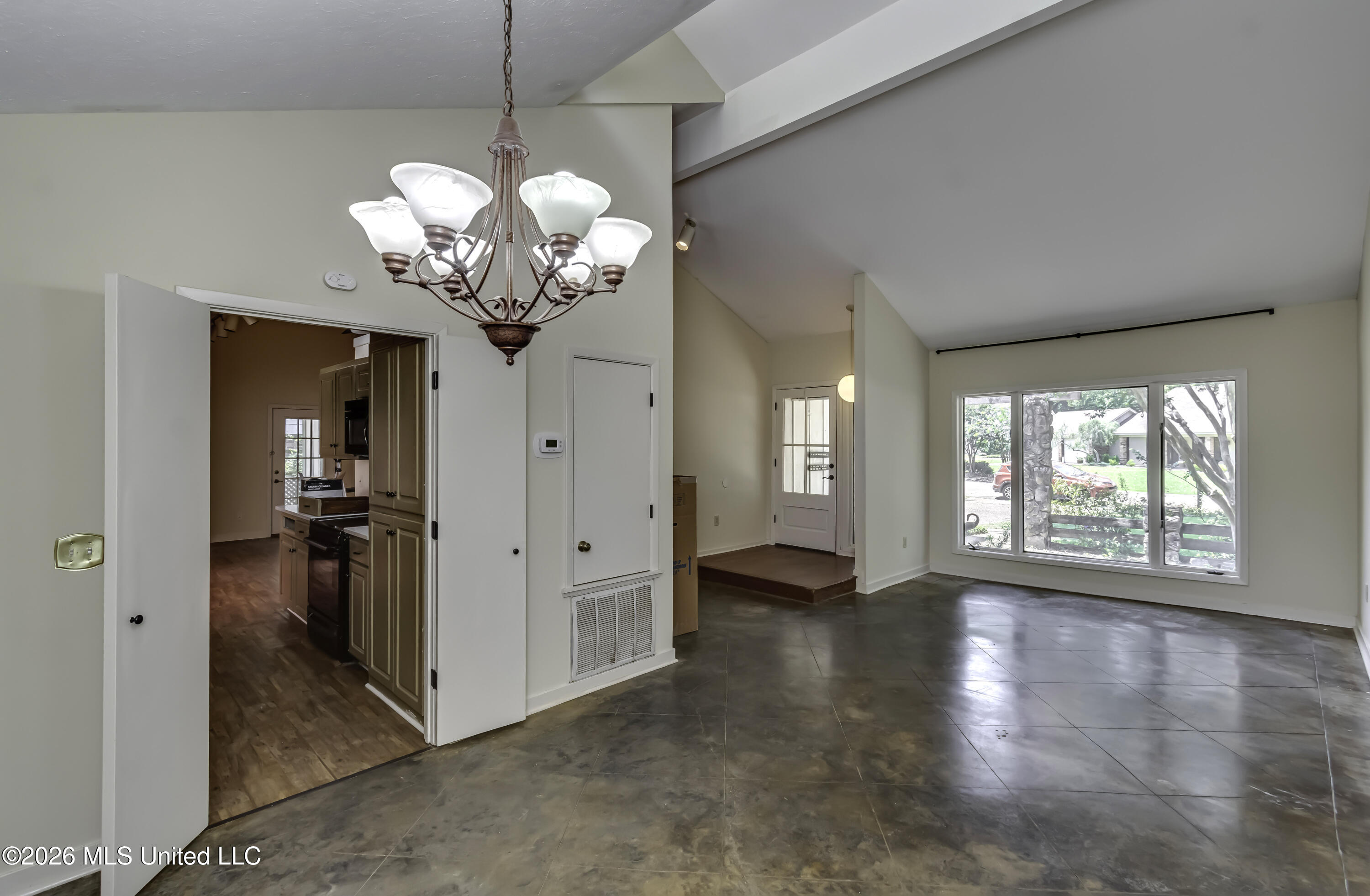 1116 Benbrook Drive Property Photo 11