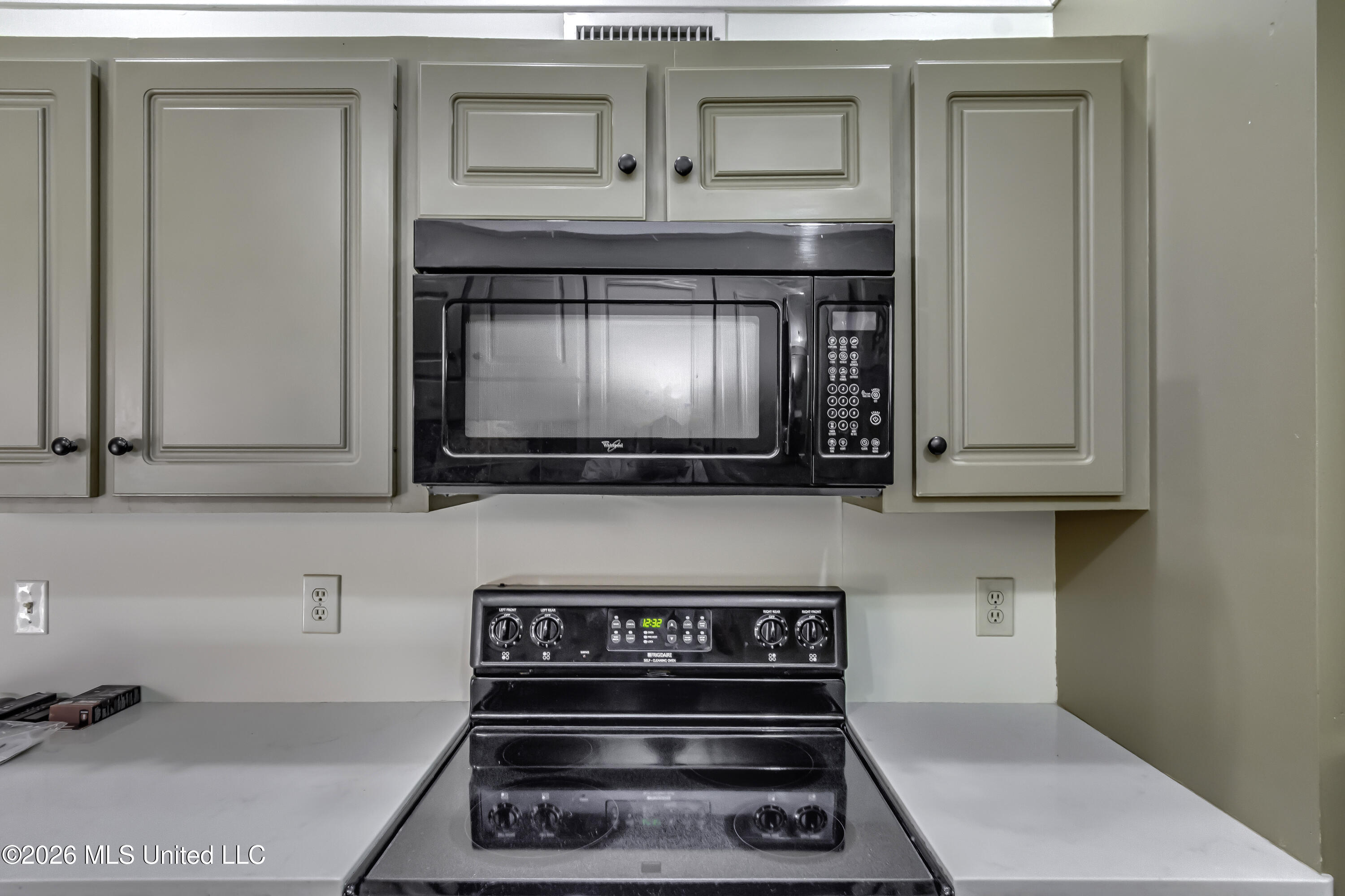 1116 Benbrook Drive Property Photo 15