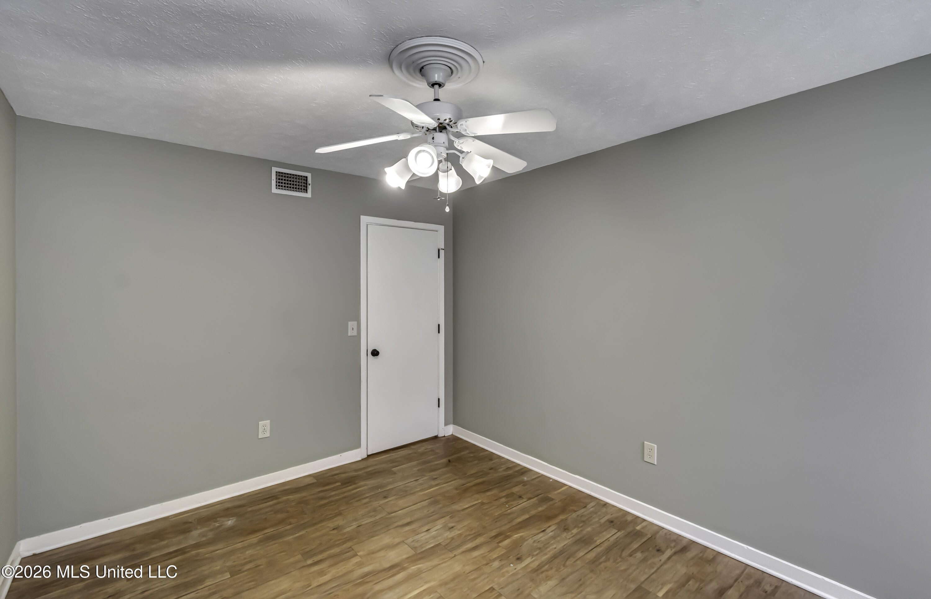 1116 Benbrook Drive Property Photo 23
