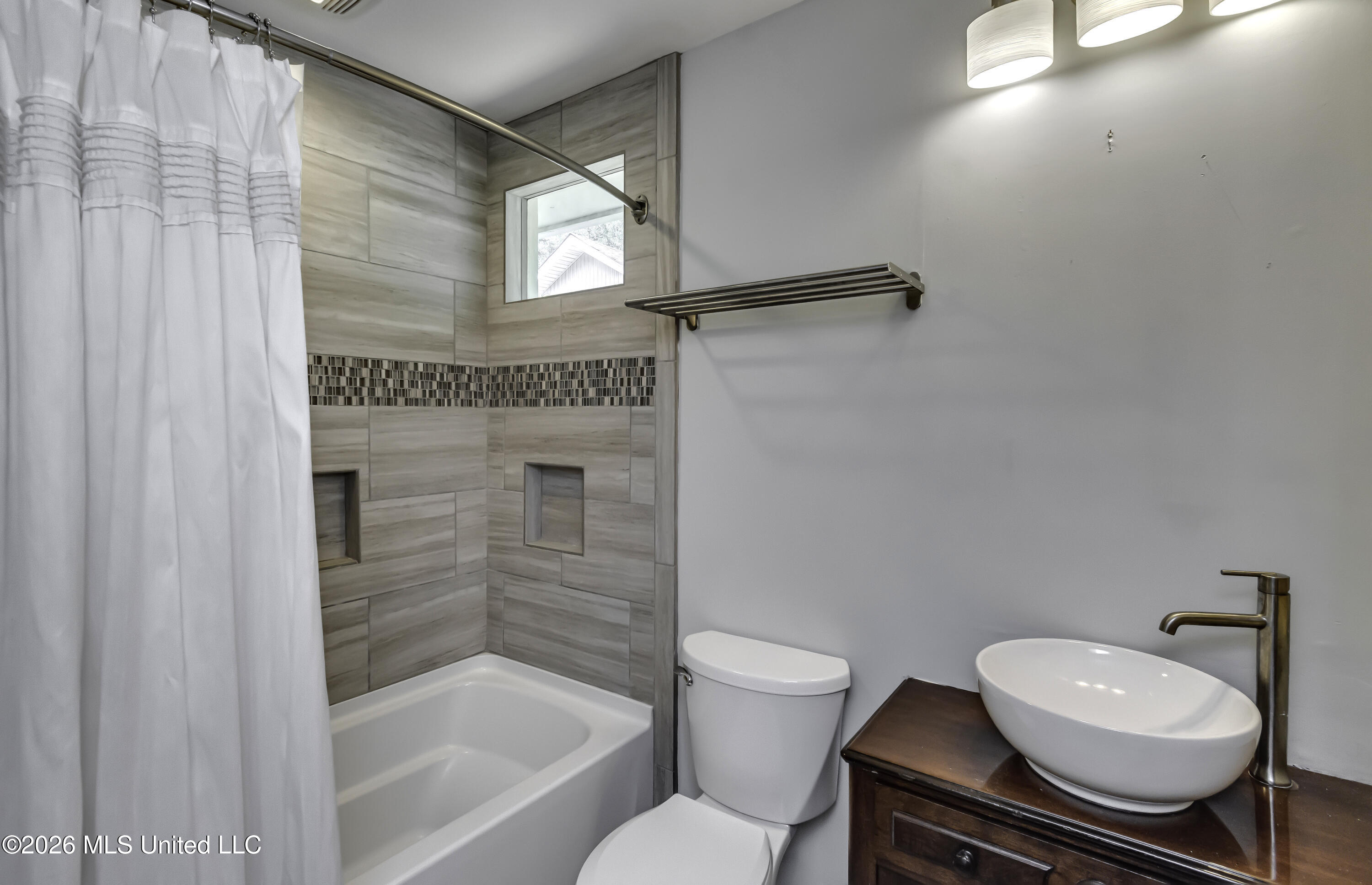 1116 Benbrook Drive Property Photo 26