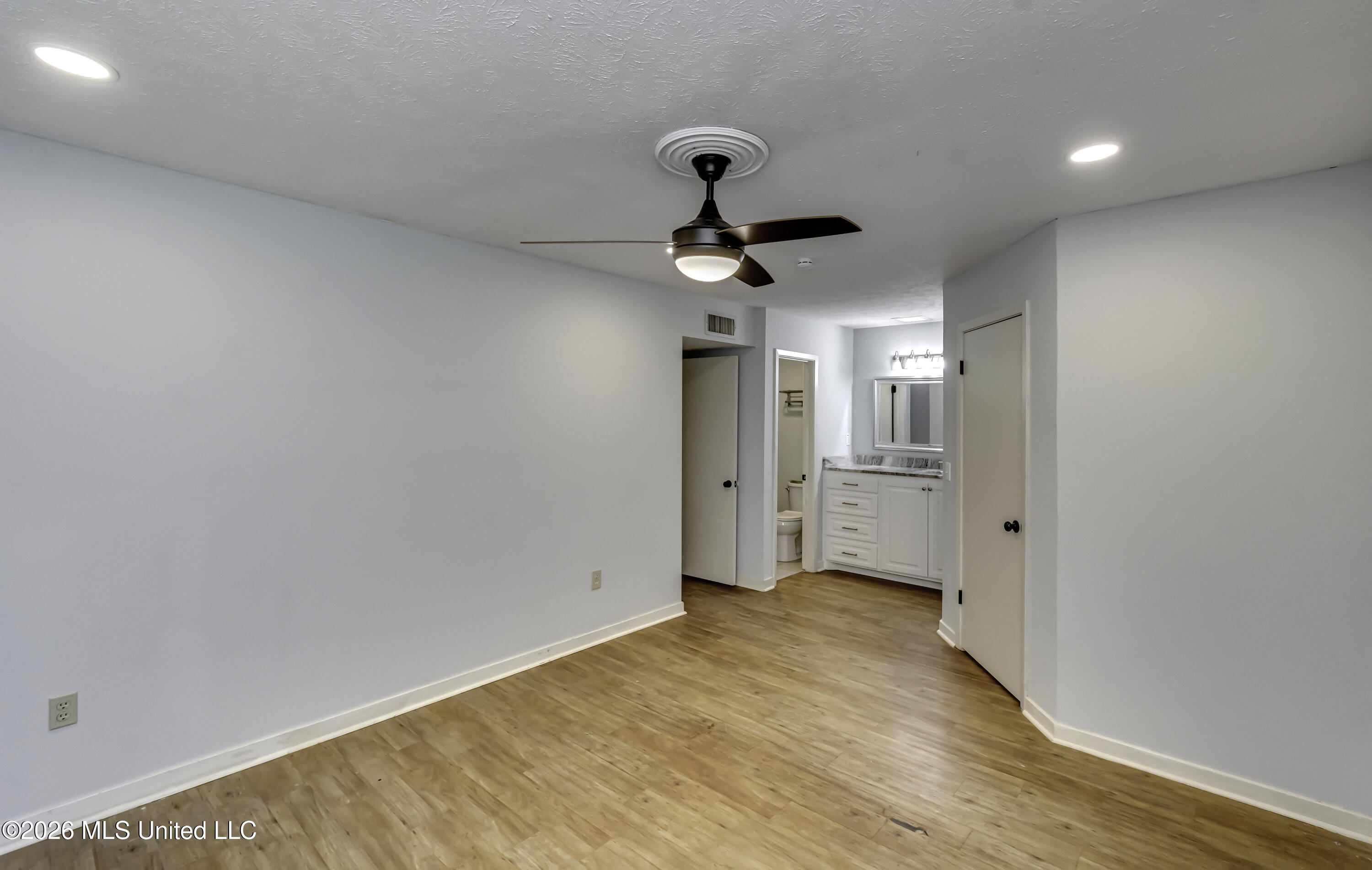 1116 Benbrook Drive Property Photo 29