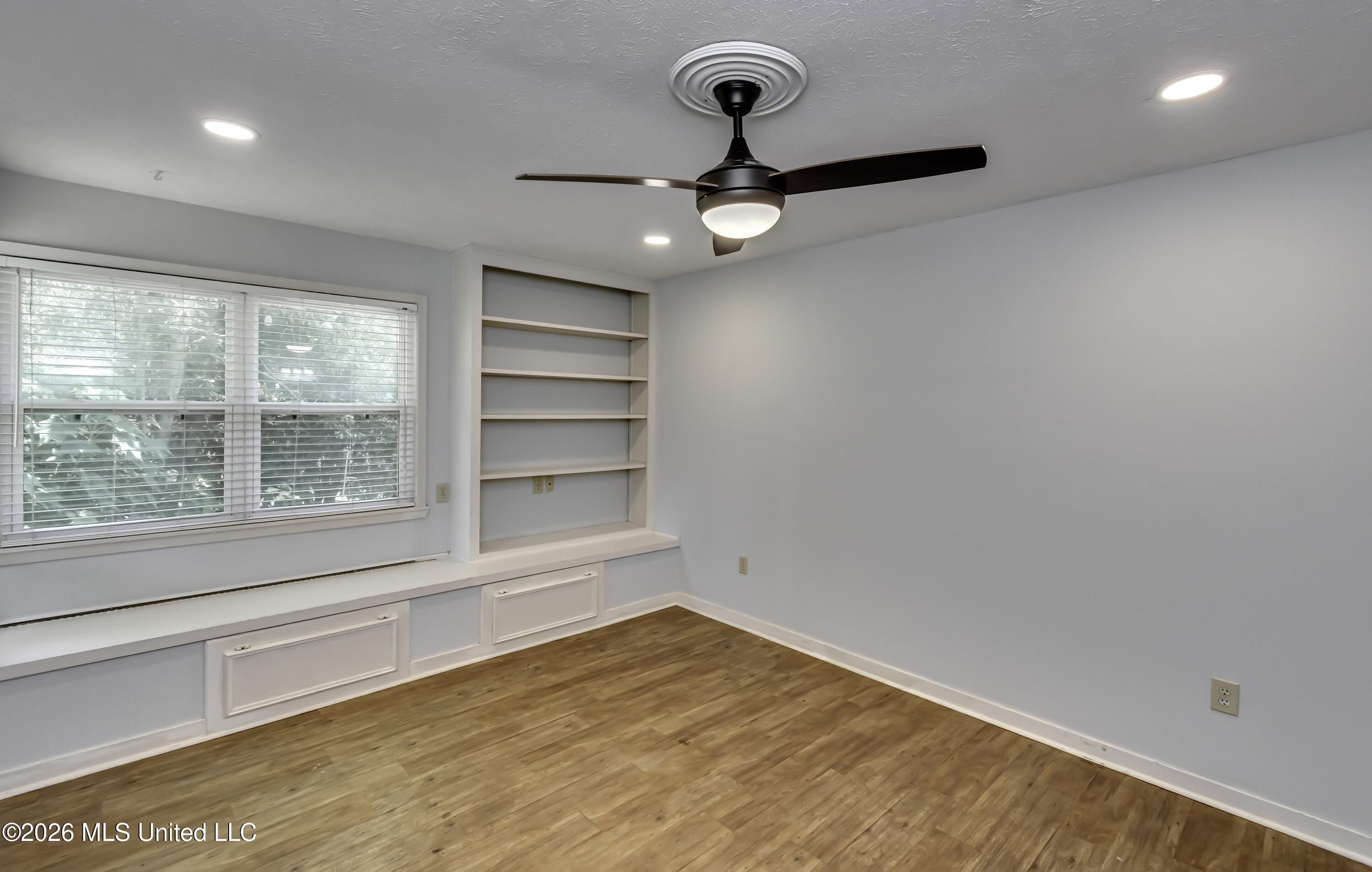 1116 Benbrook Drive Property Photo 30