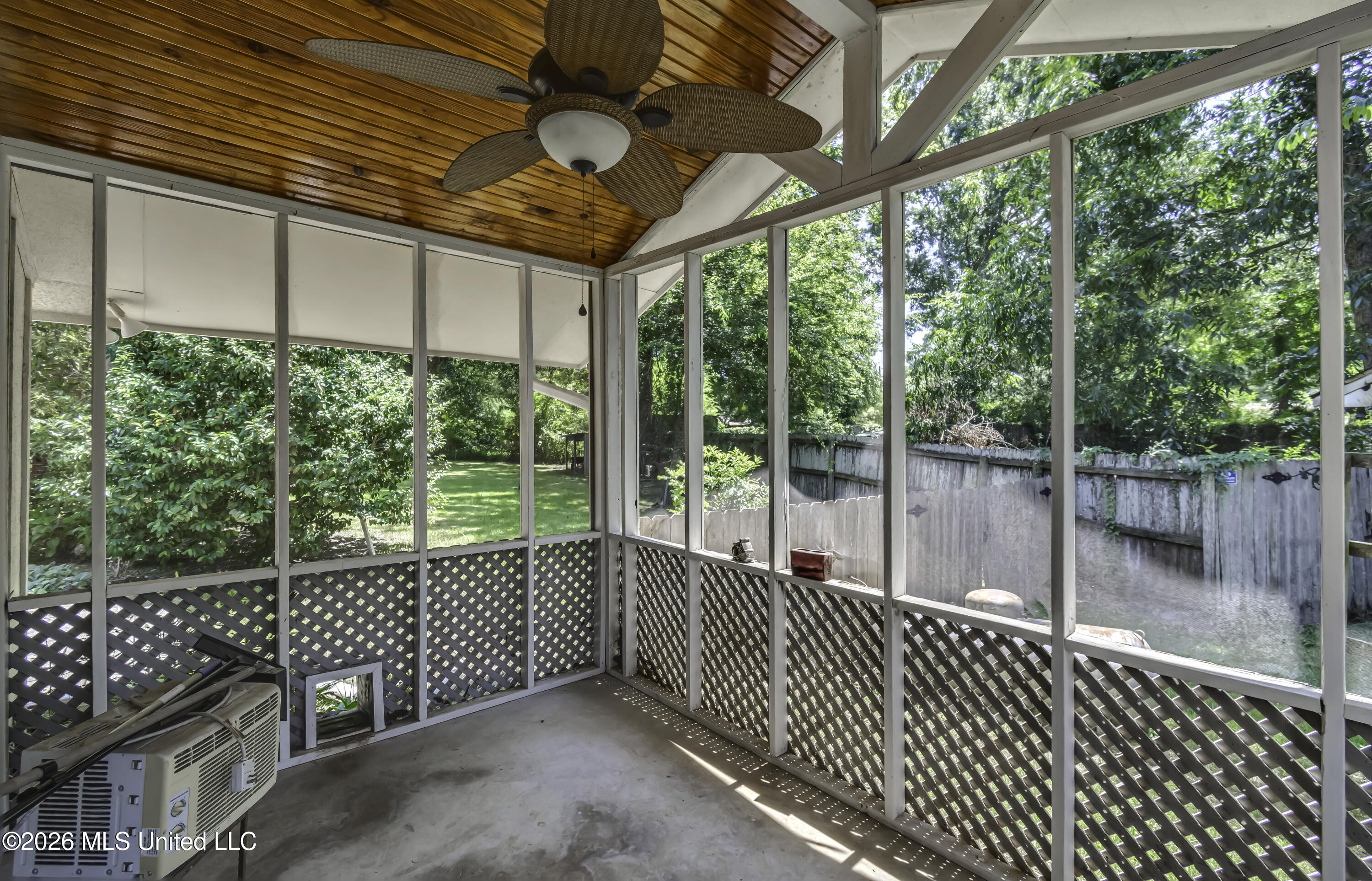 1116 Benbrook Drive Property Photo 37