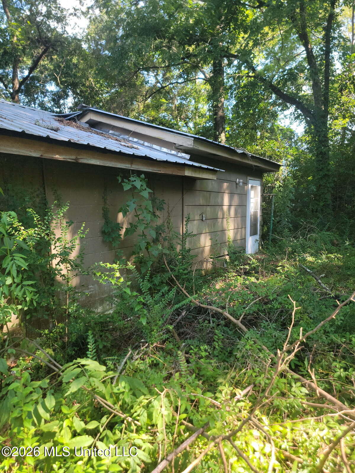 440 E Chickasaw Street Property Photo 4