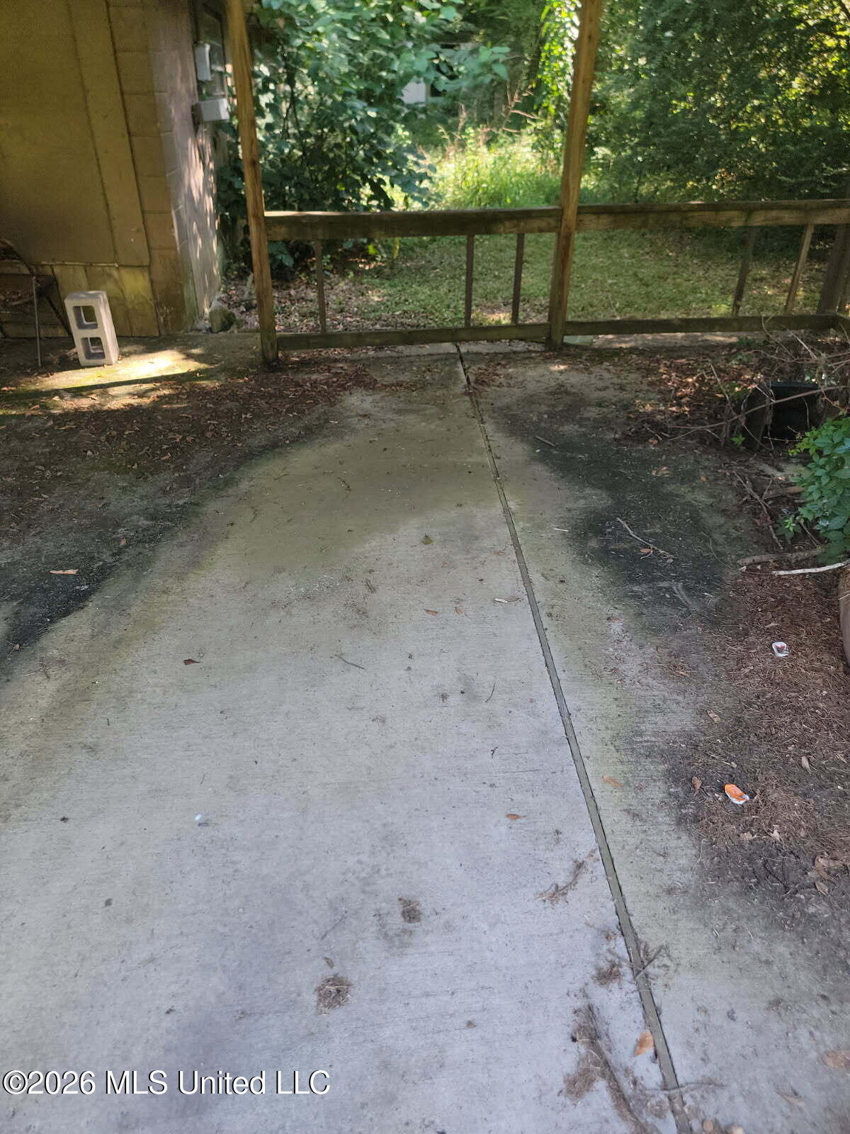 440 E Chickasaw Street Property Photo 5