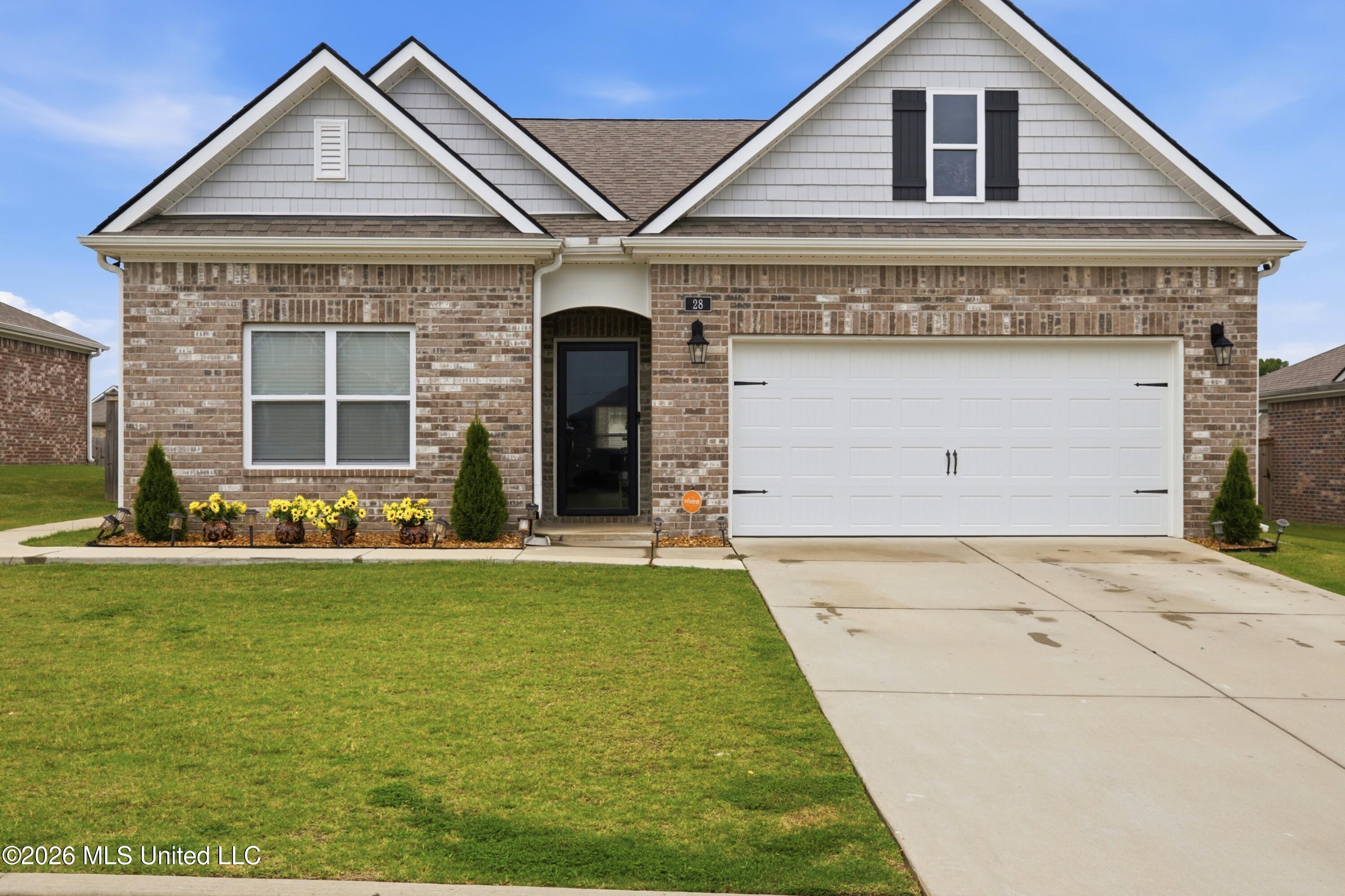 28 Twin Lakes Drive Property Photo 1