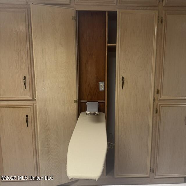 1670 Wilhurst Street Property Photo 45