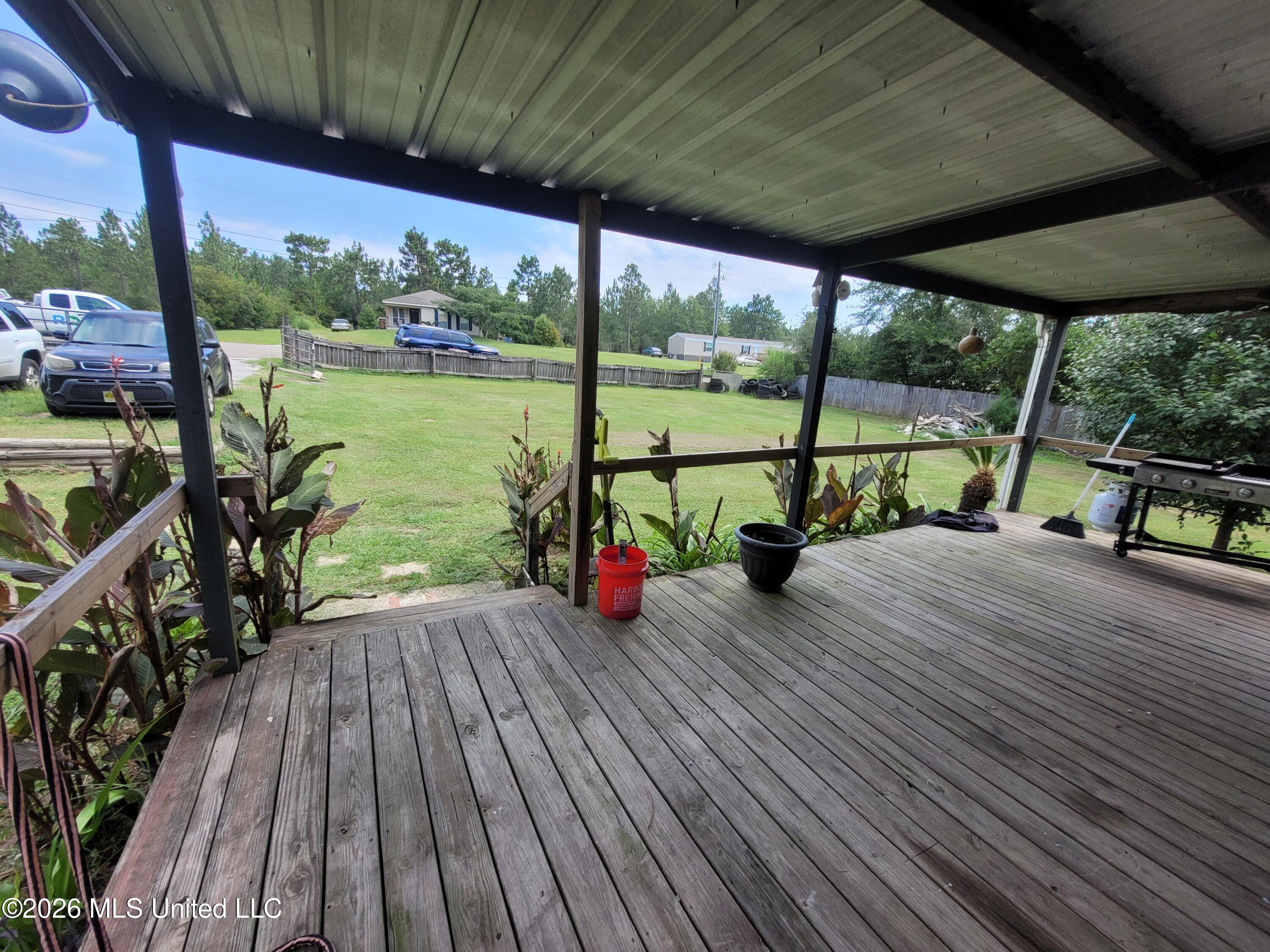 19493 N Shaw Road Property Photo 2