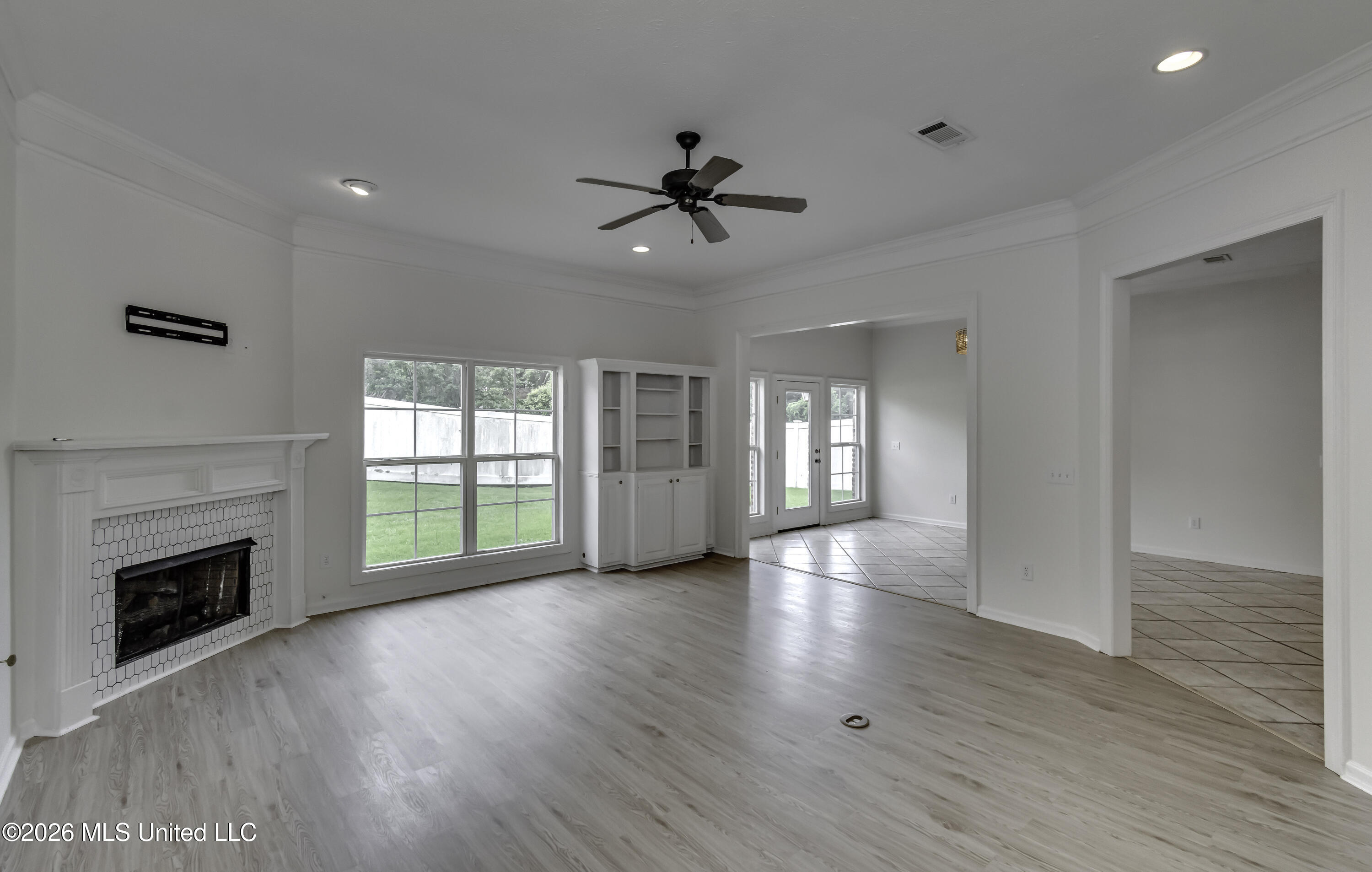 290 Geneva Boulevard Property Photo 8