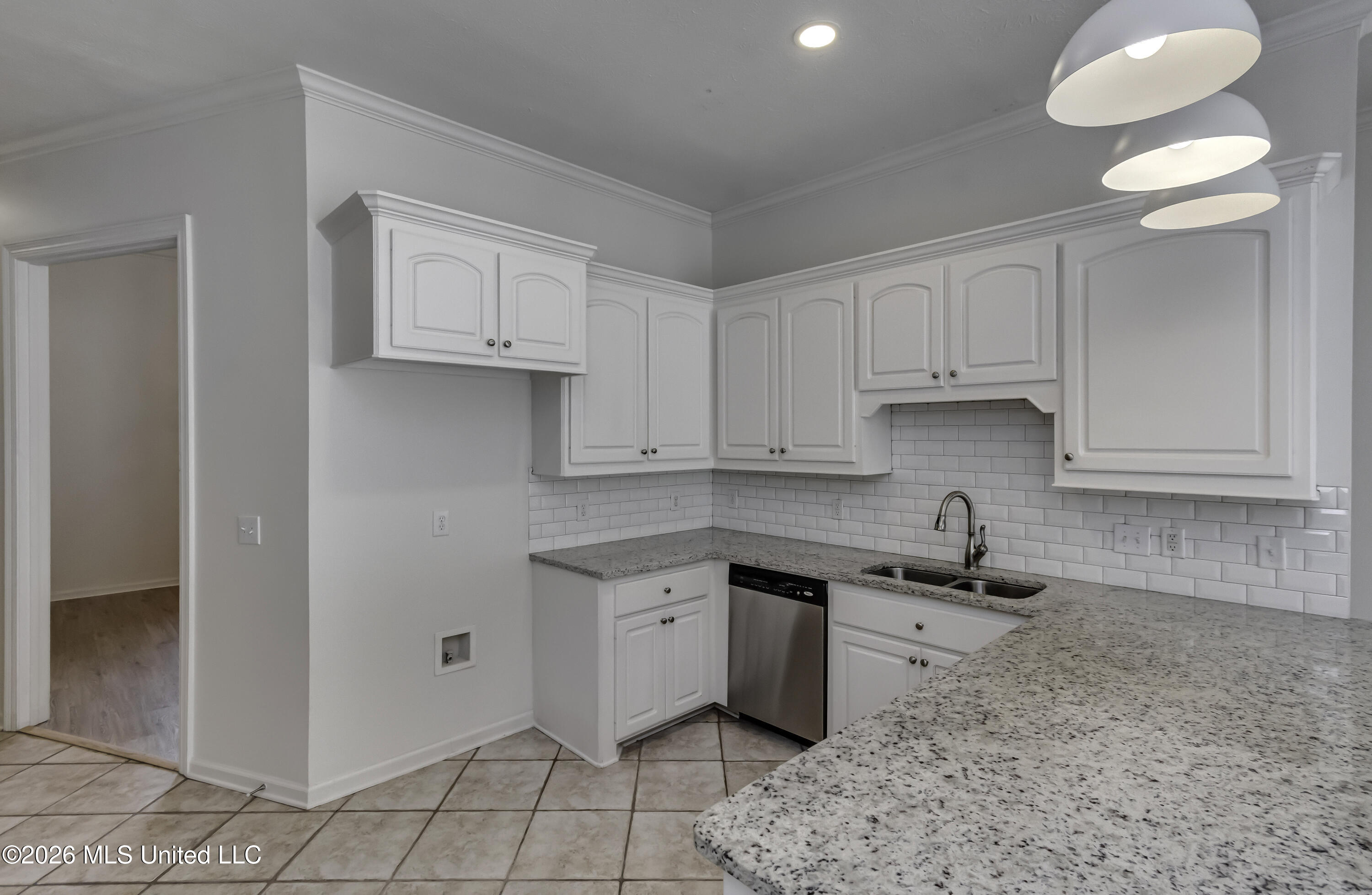 290 Geneva Boulevard Property Photo 16