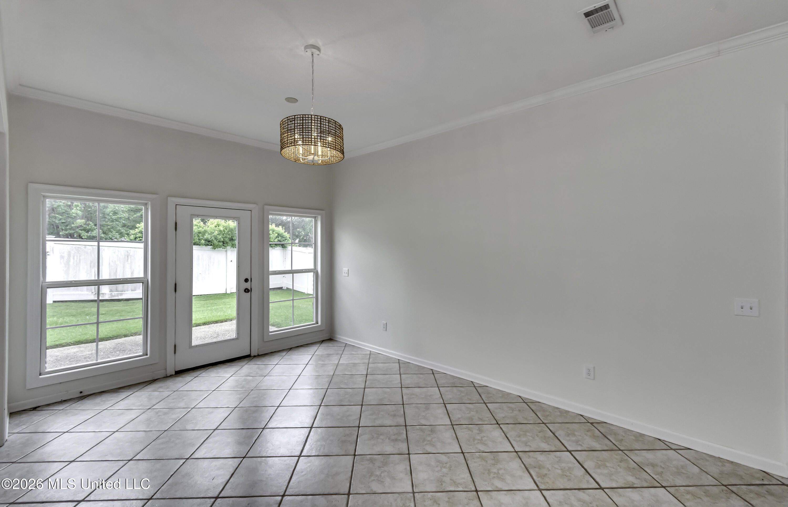 290 Geneva Boulevard Property Photo 21