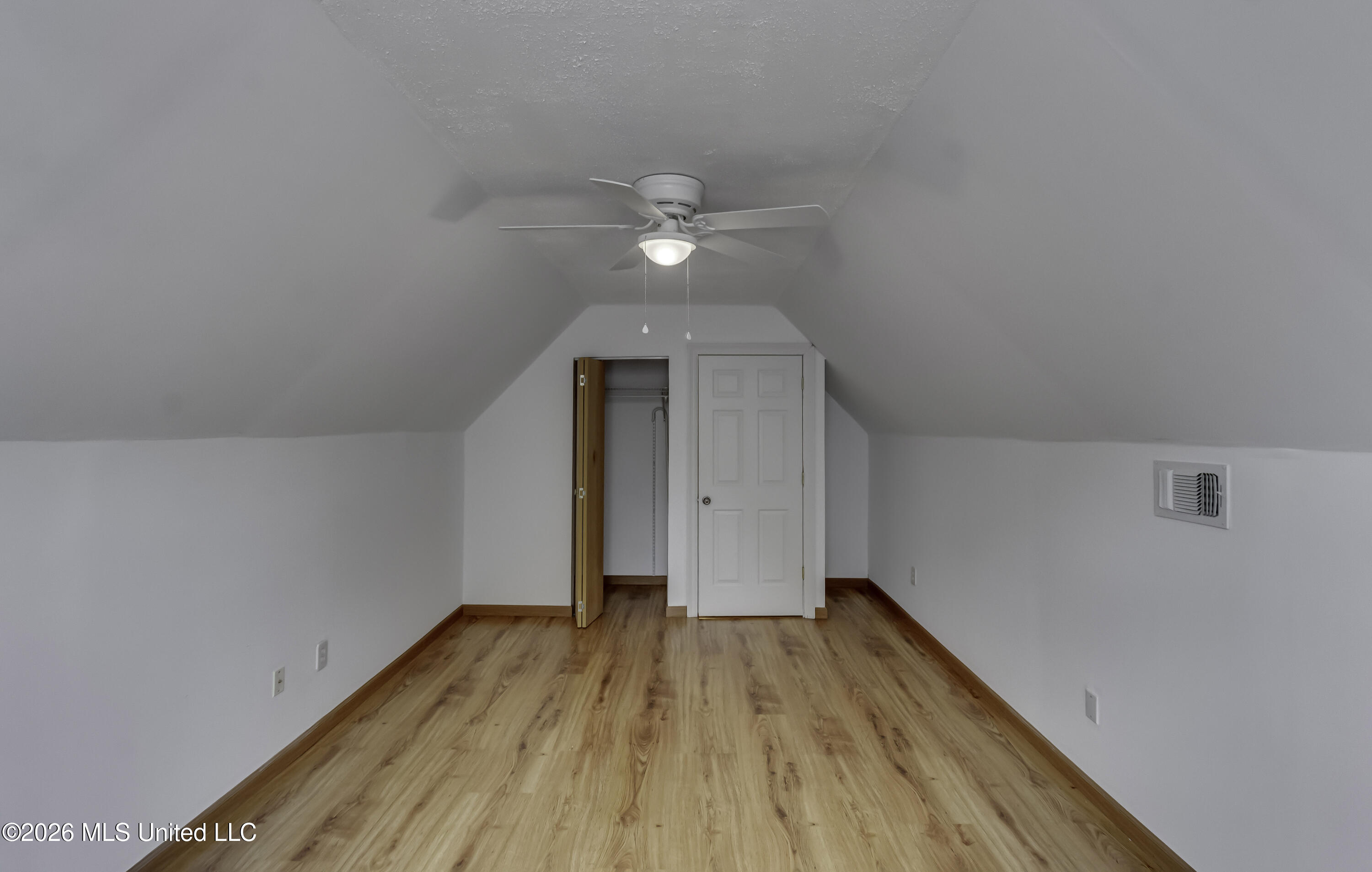 290 Geneva Boulevard Property Photo 47