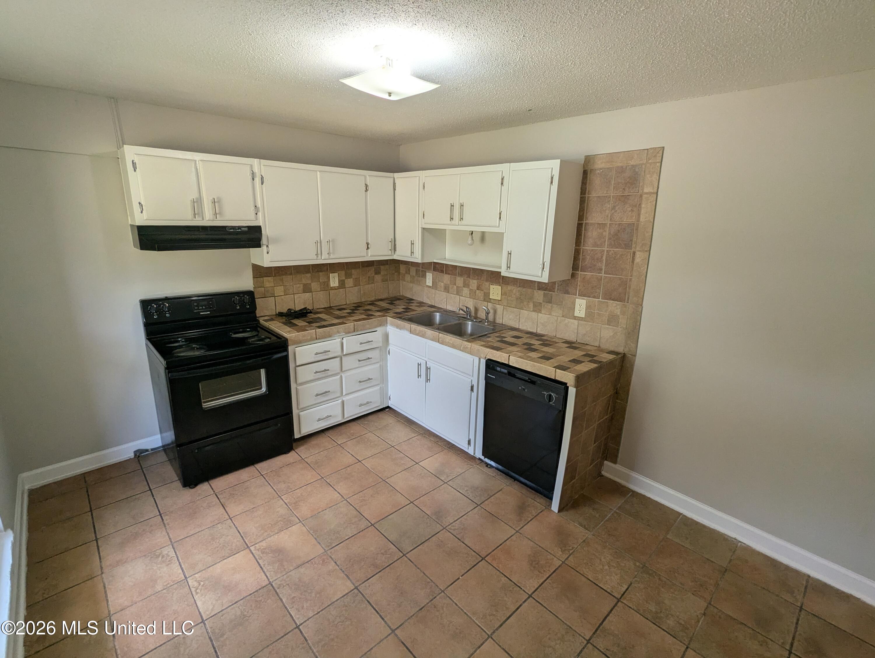 2920 Valleybrook Road Property Photo 4