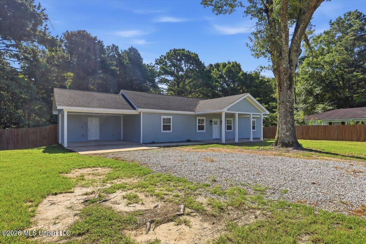 526 Andrew Chapel Road Property Photo 4
