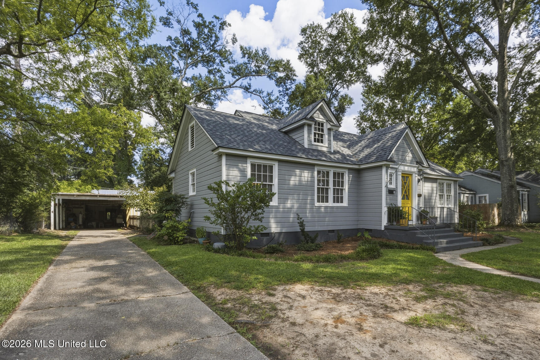 4832 Windermere Terrace Property Photo 4