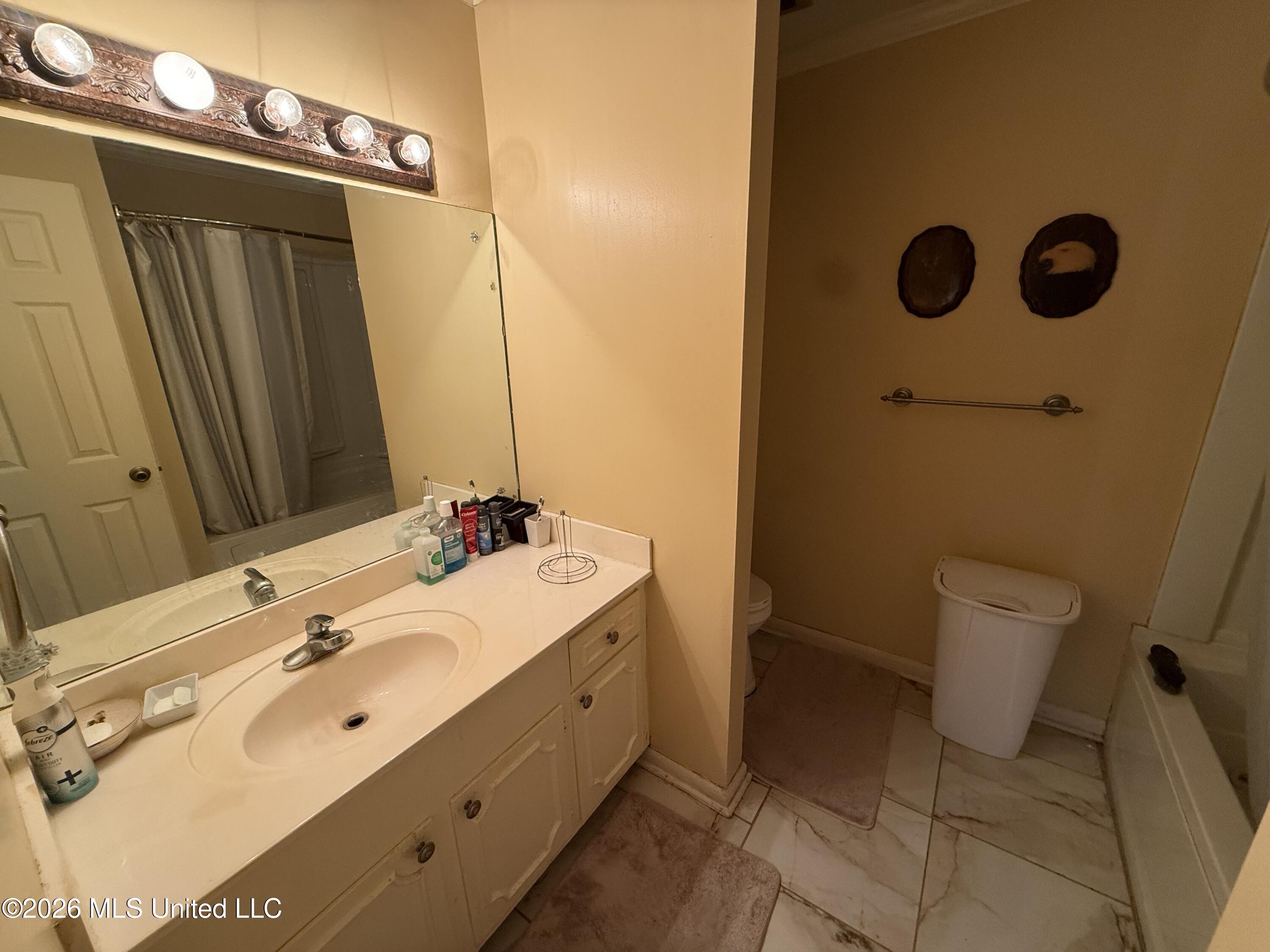 1842 Lake Trace Drive Property Photo 19