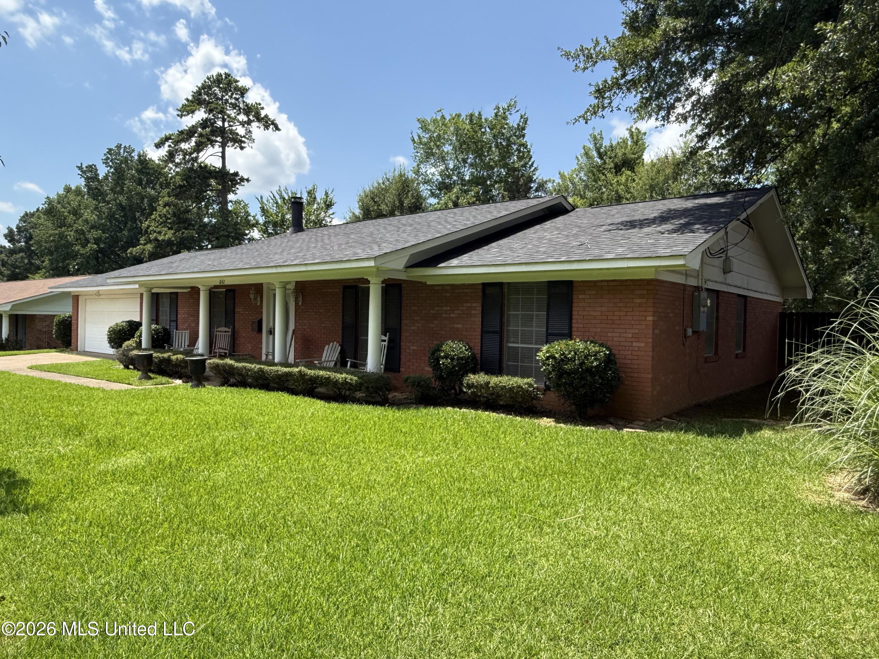 1842 Lake Trace Drive Property Photo 26