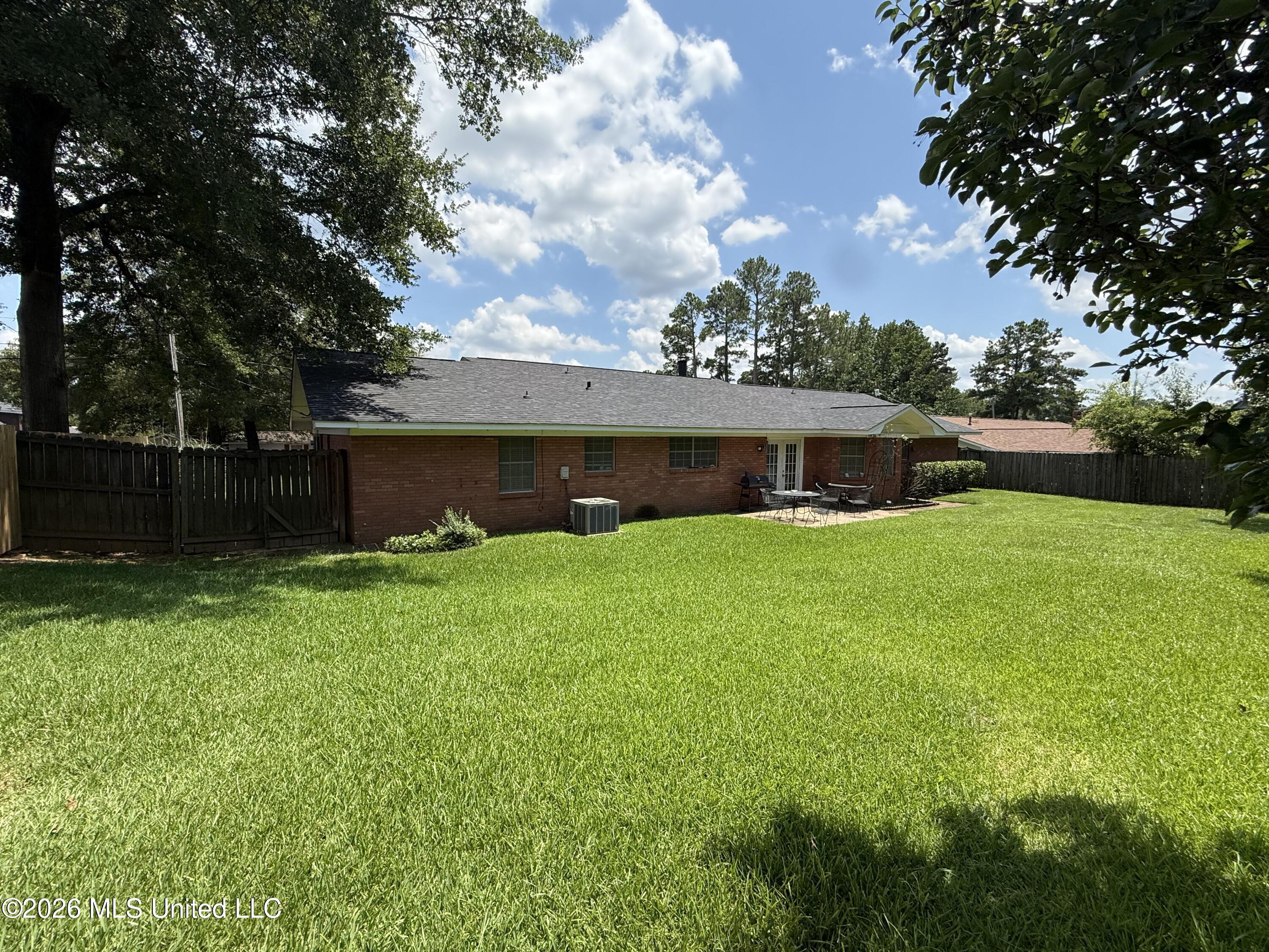 1842 Lake Trace Drive Property Photo 28