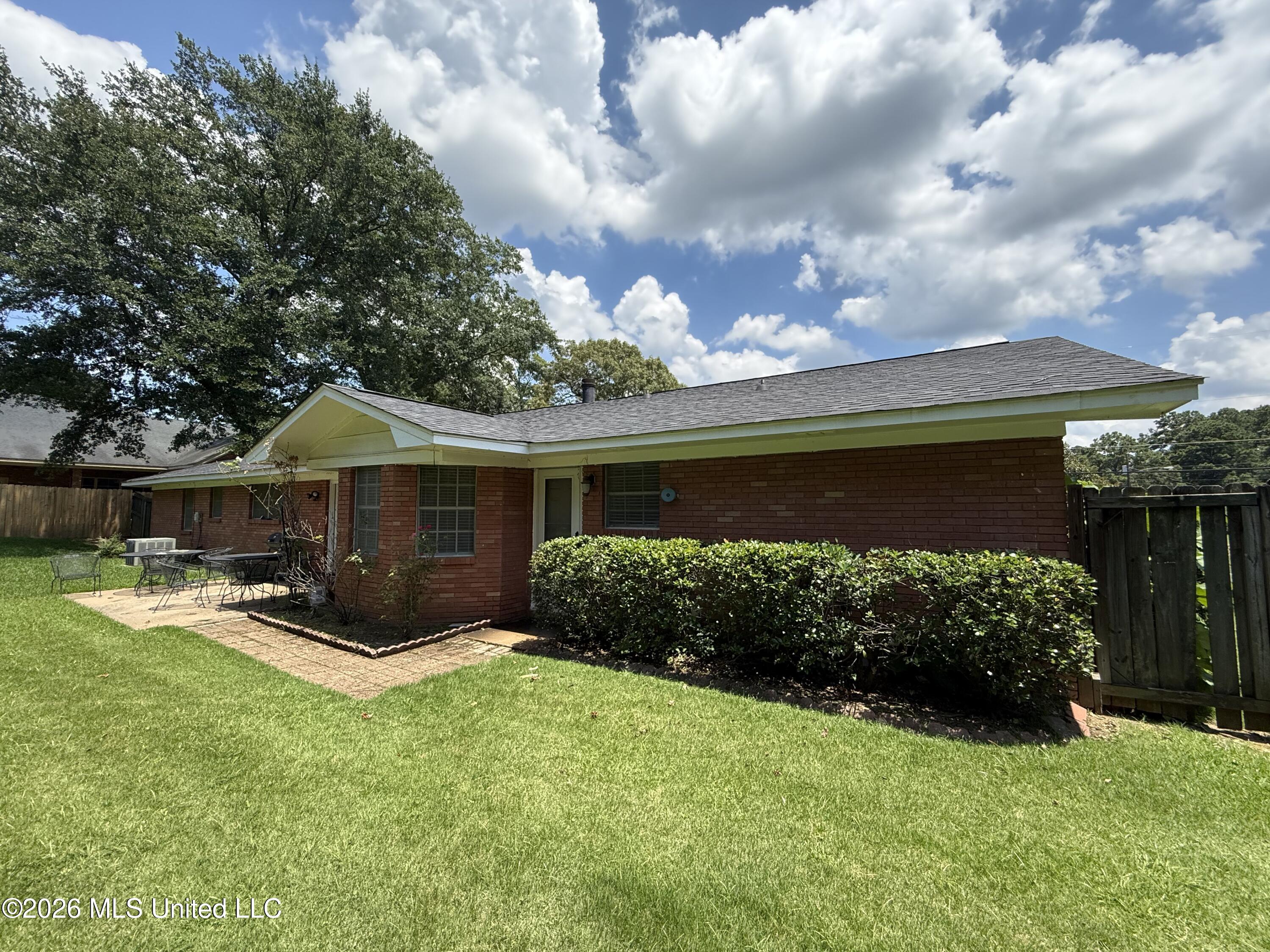 1842 Lake Trace Drive Property Photo 31
