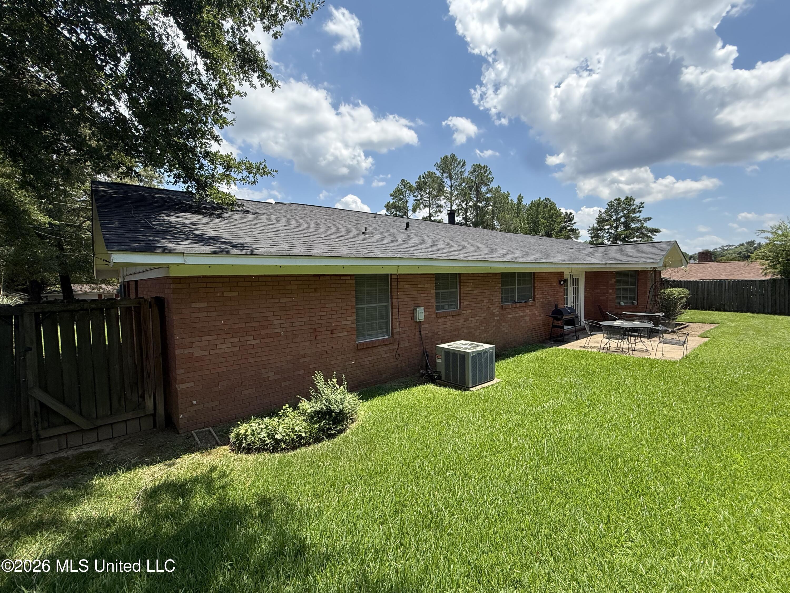 1842 Lake Trace Drive Property Photo 32