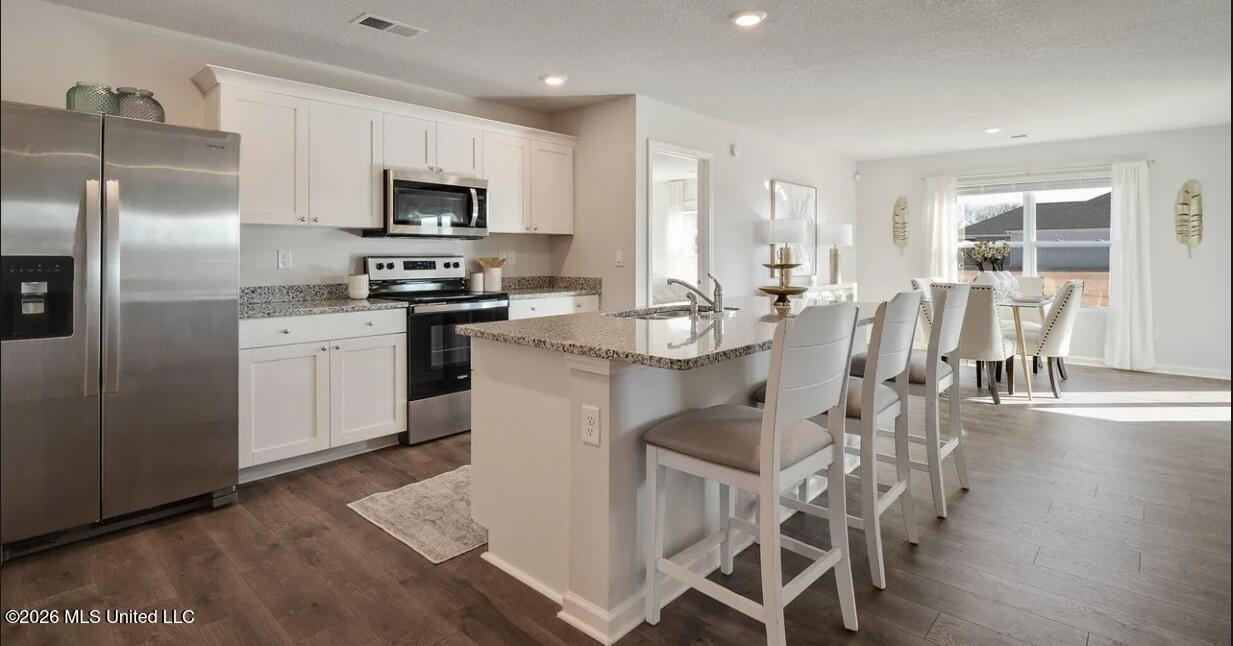 77 Erie Avenue Property Photo 3