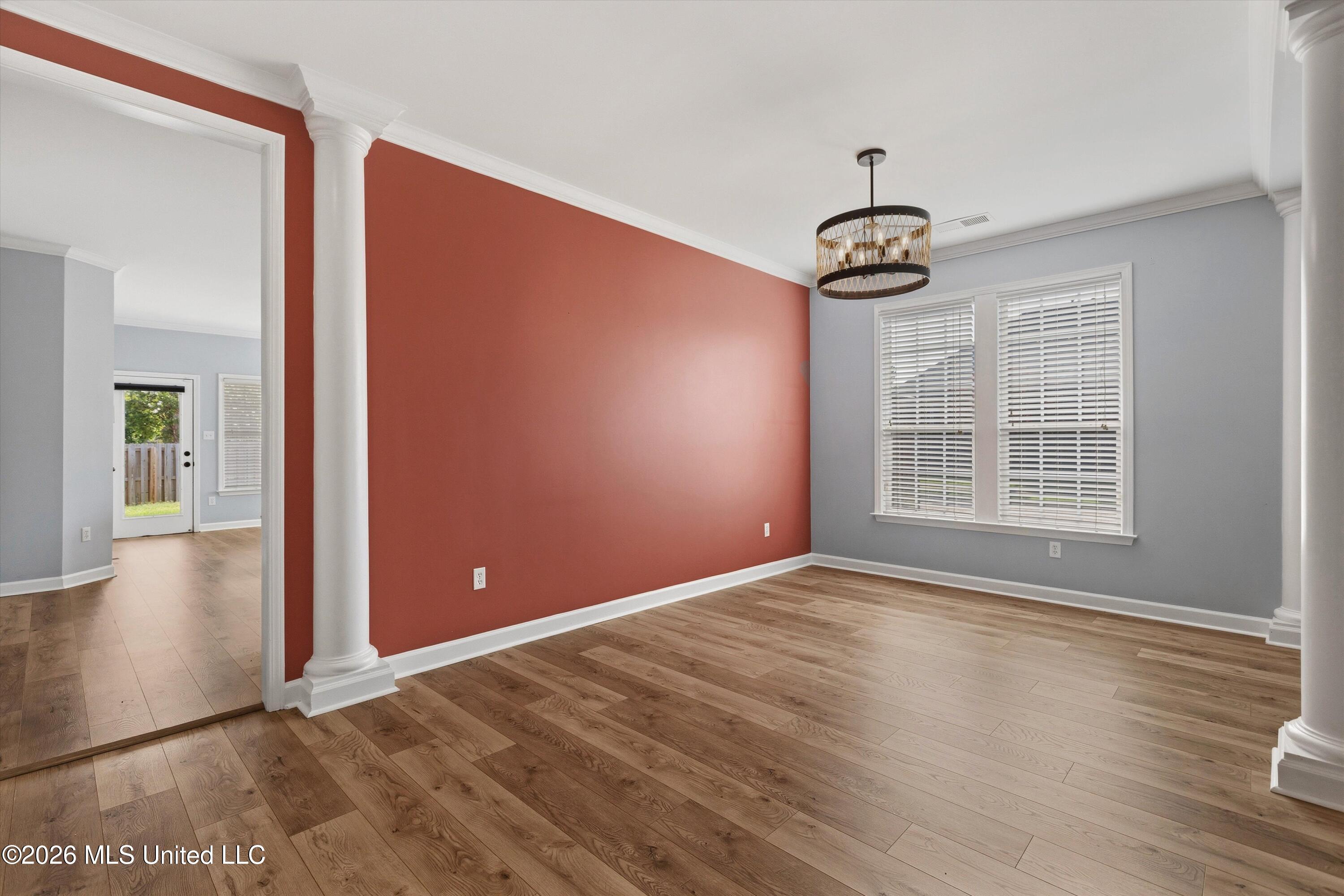4506 Stone Park Boulevard Property Photo 8