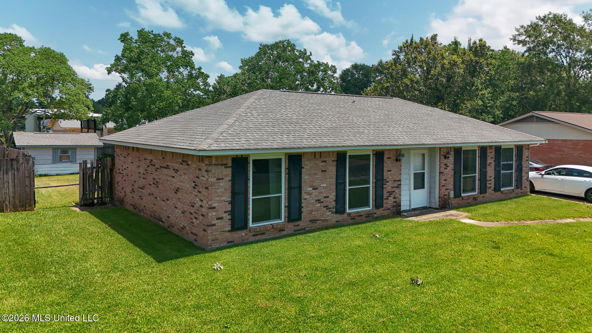 580 Nadine Dr Property Photo 4