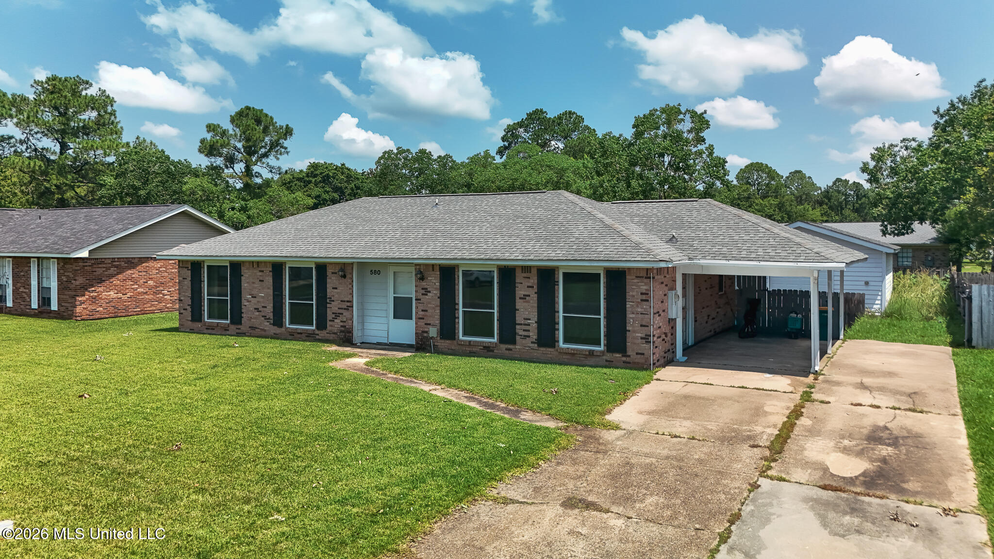580 Nadine Dr Property Photo 5