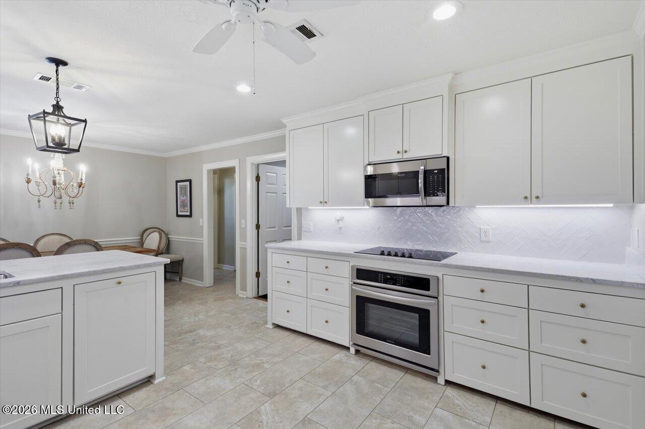 50 Peachtree Lane Property Photo 9
