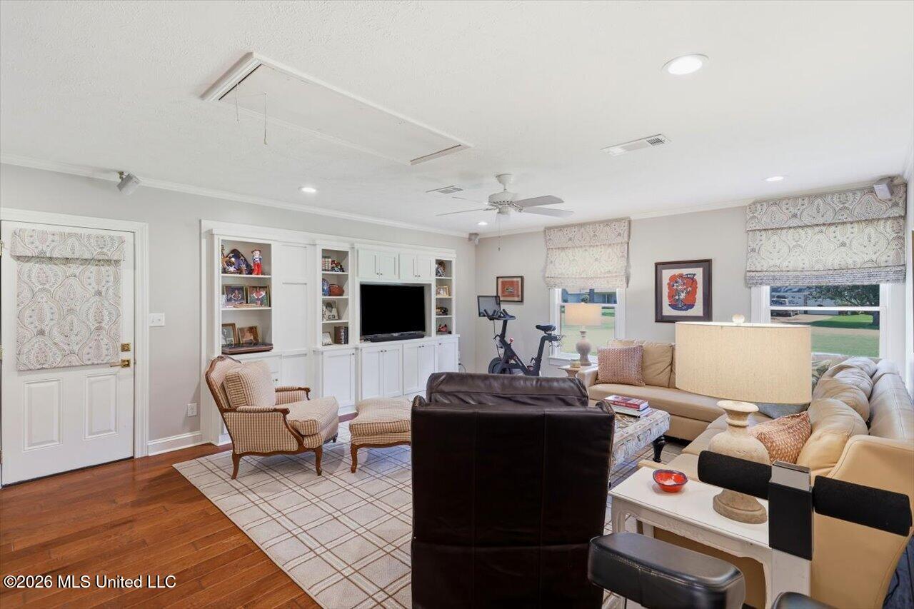50 Peachtree Lane Property Photo 23