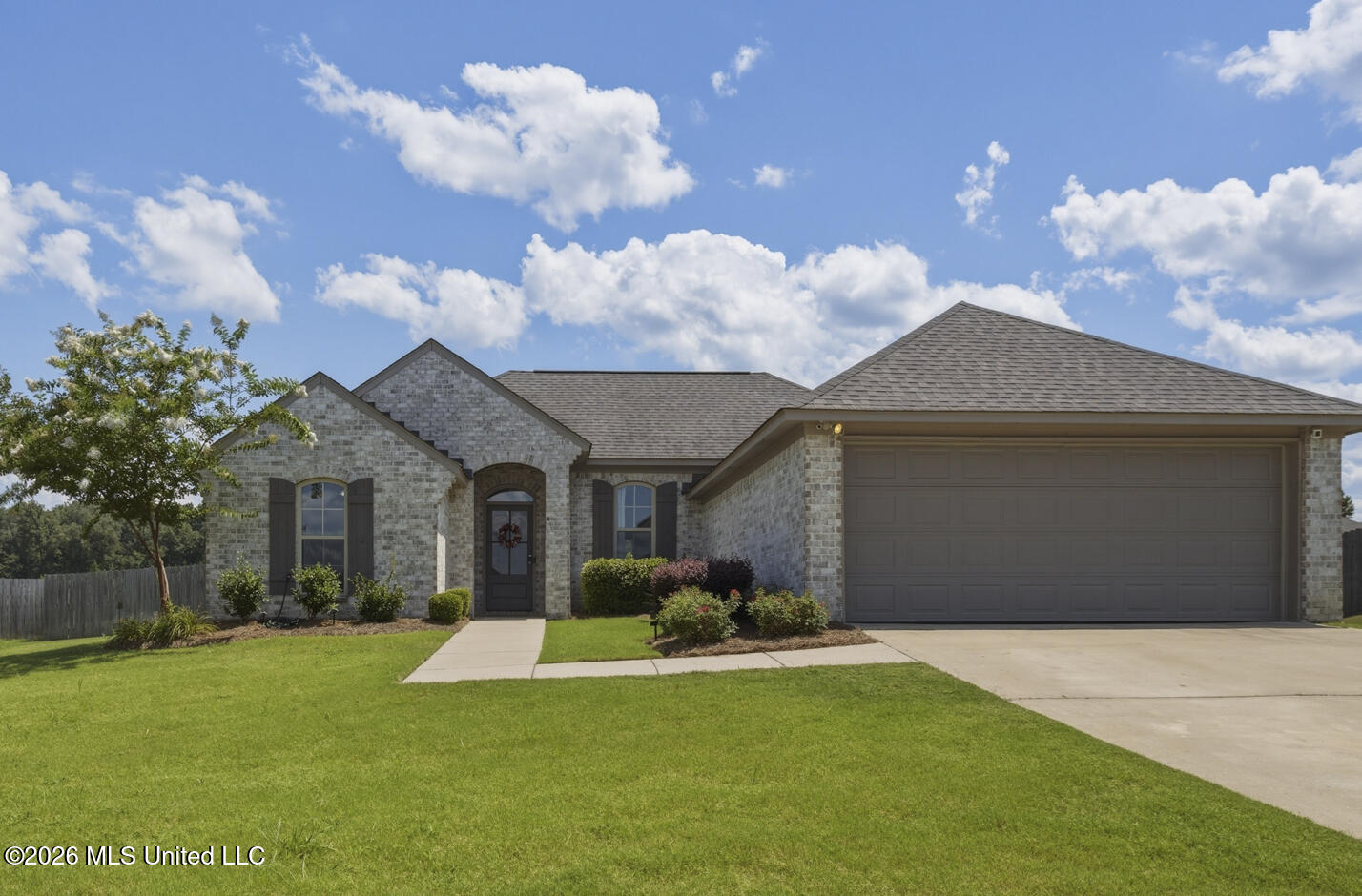 123 Kings Crossing Property Photo 1