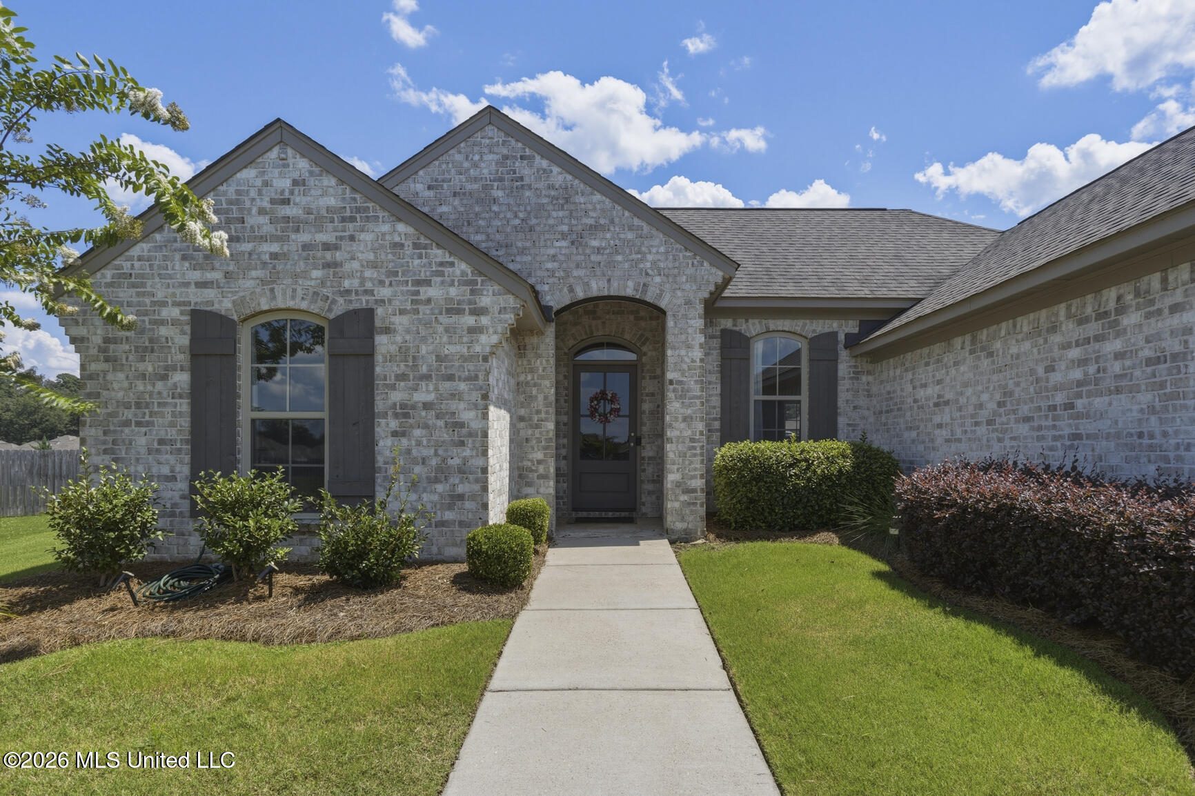 123 Kings Crossing Property Photo 3