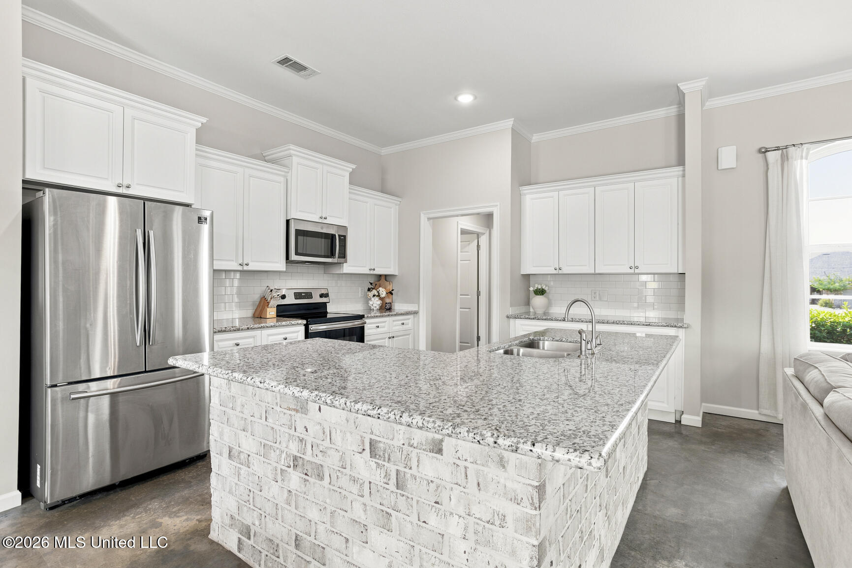 123 Kings Crossing Property Photo 8