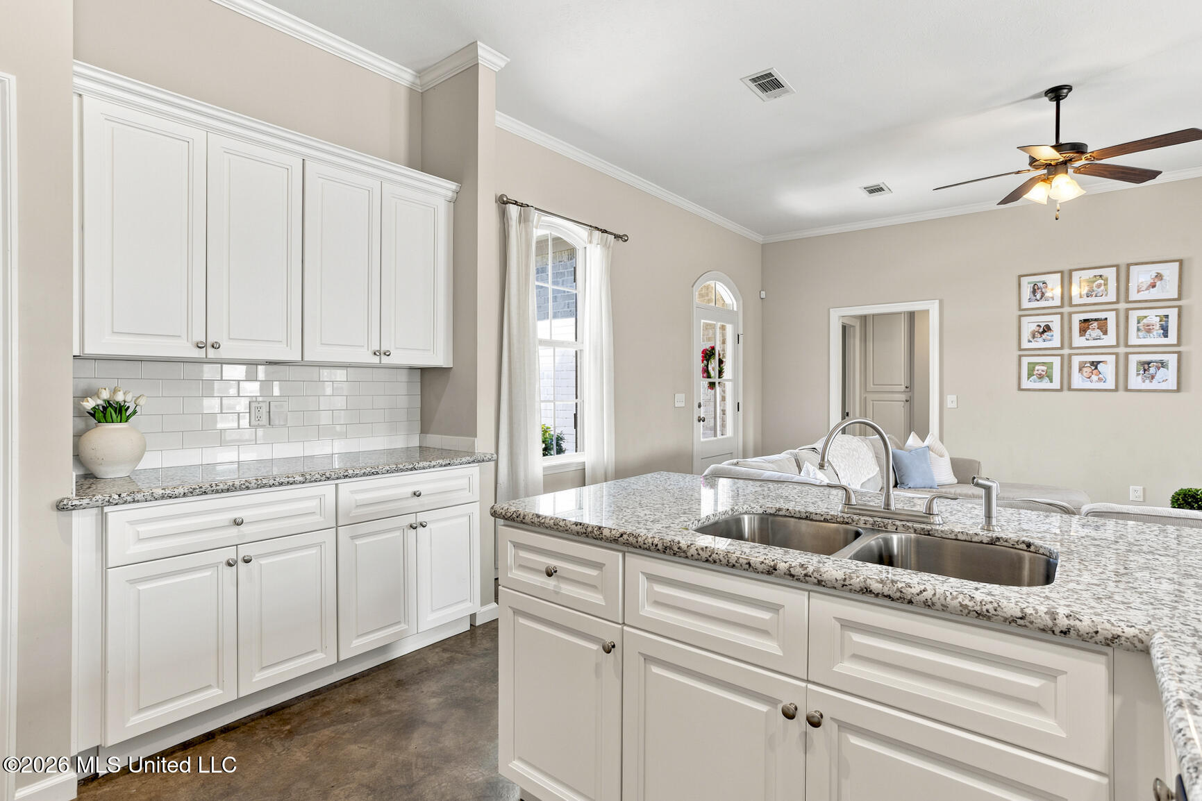 123 Kings Crossing Property Photo 10