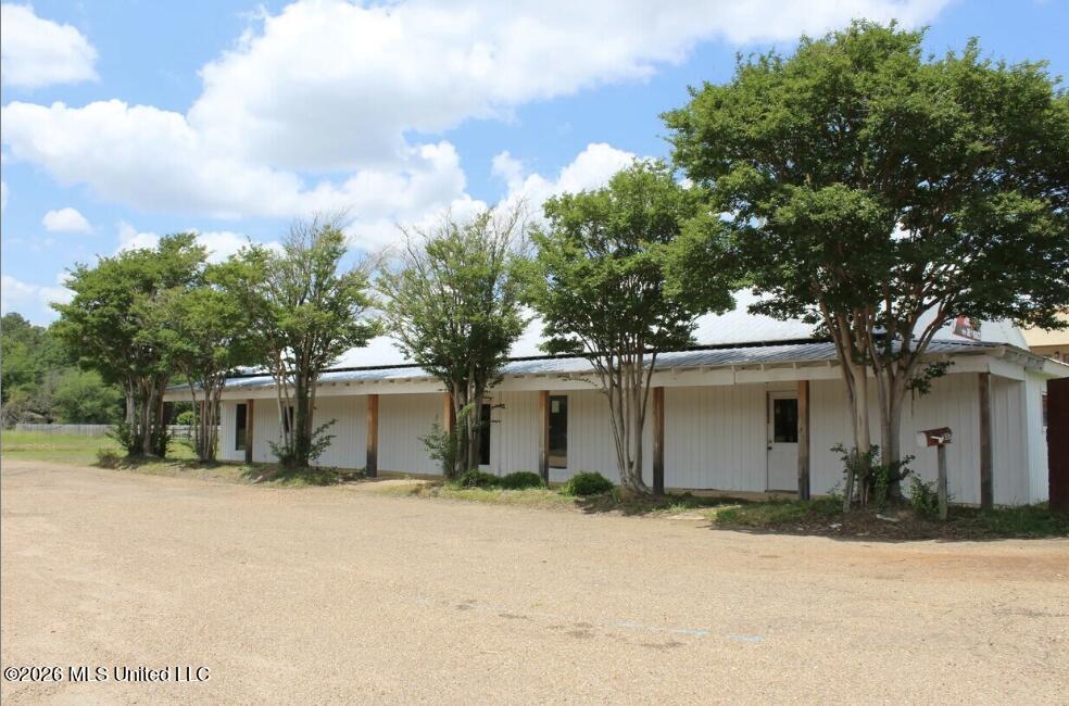 307 S Pearson Road Property Photo 1