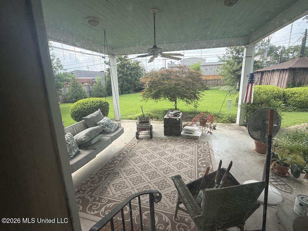 208 W Harding Avenue Property Photo 8