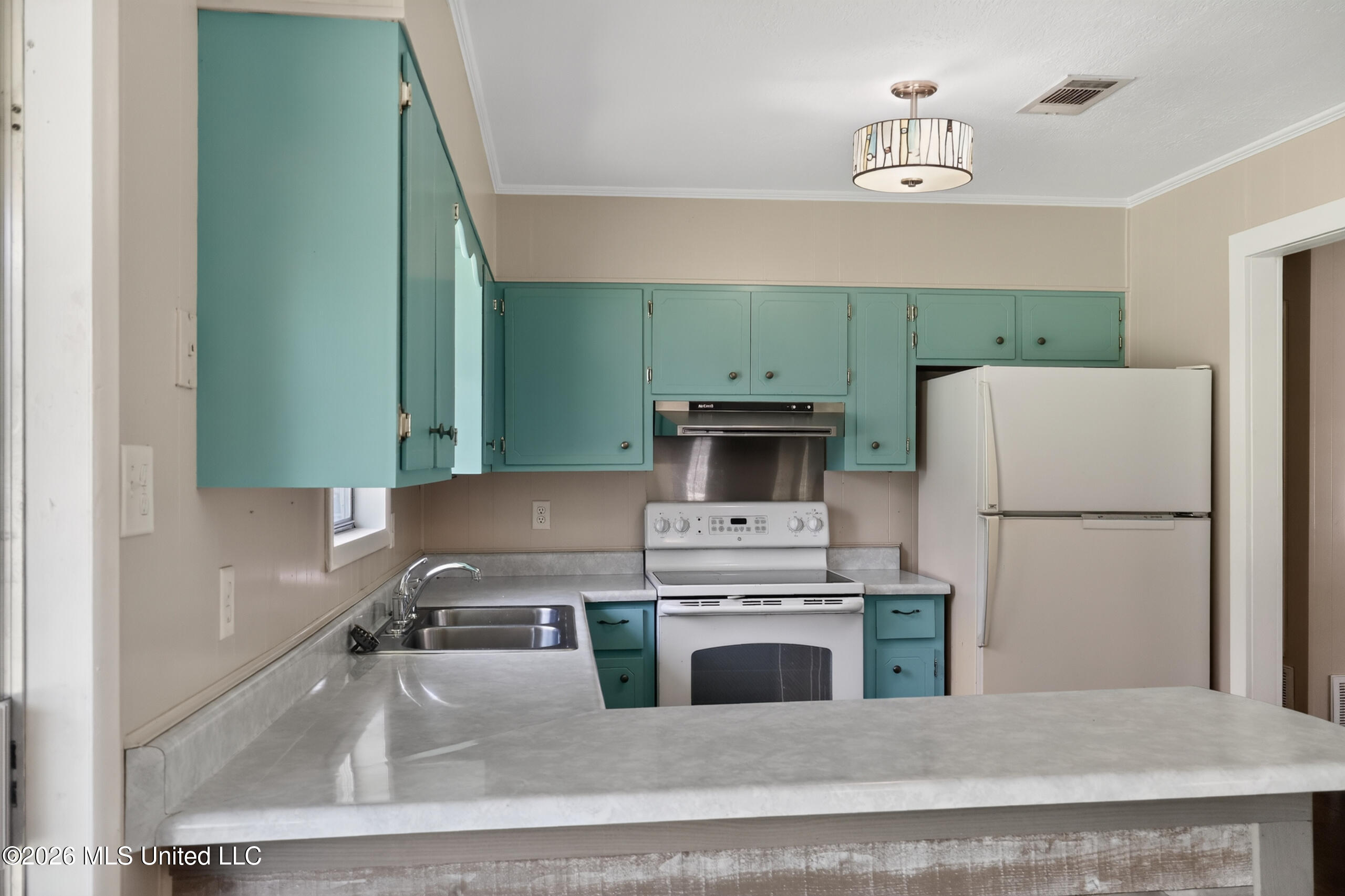 6301 Cleo Drive Property Photo 4