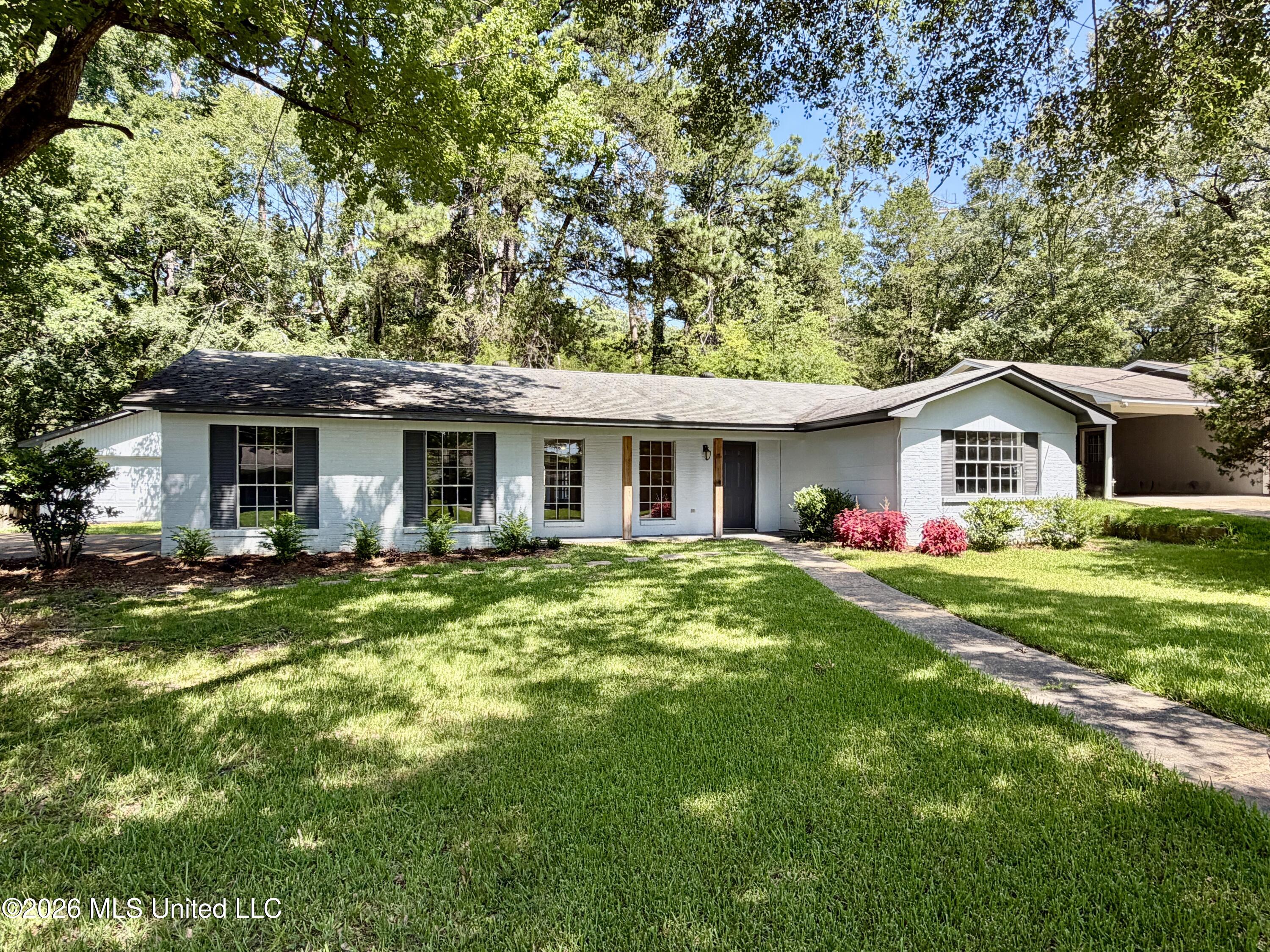904 Kent Drive Property Photo 2