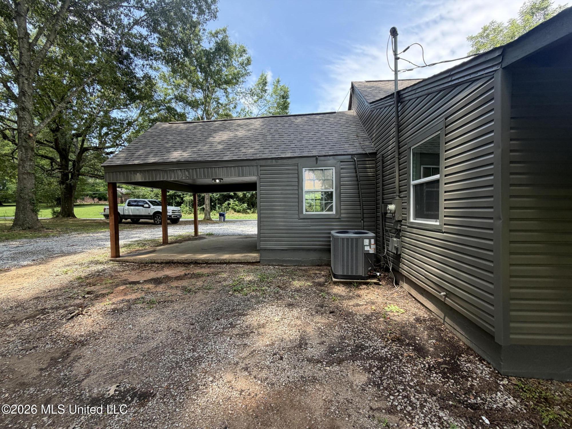 120 Main Street Property Photo 8